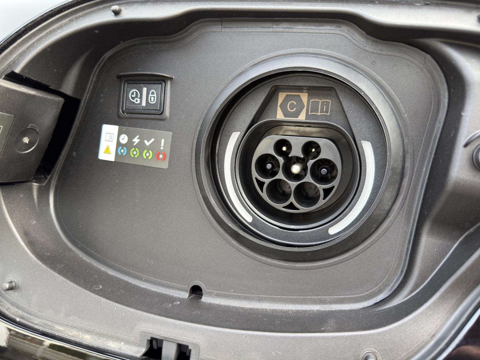 PEUGEOT 308 SW GT 1.6 PHEV 225-image-24