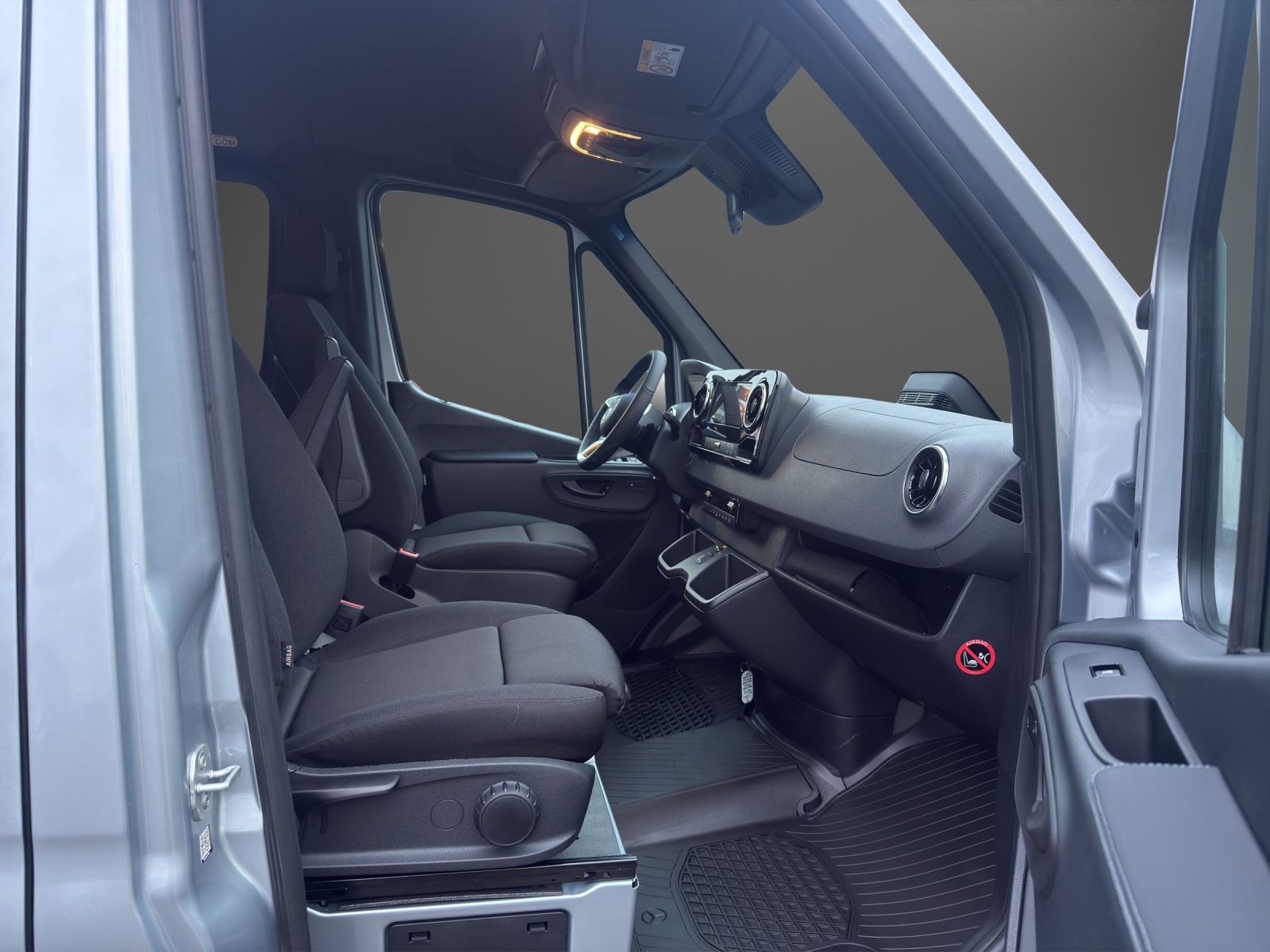 MERCEDES-BENZ Sprinter 319 CDI Standard 9G-TRONIC-image-9
