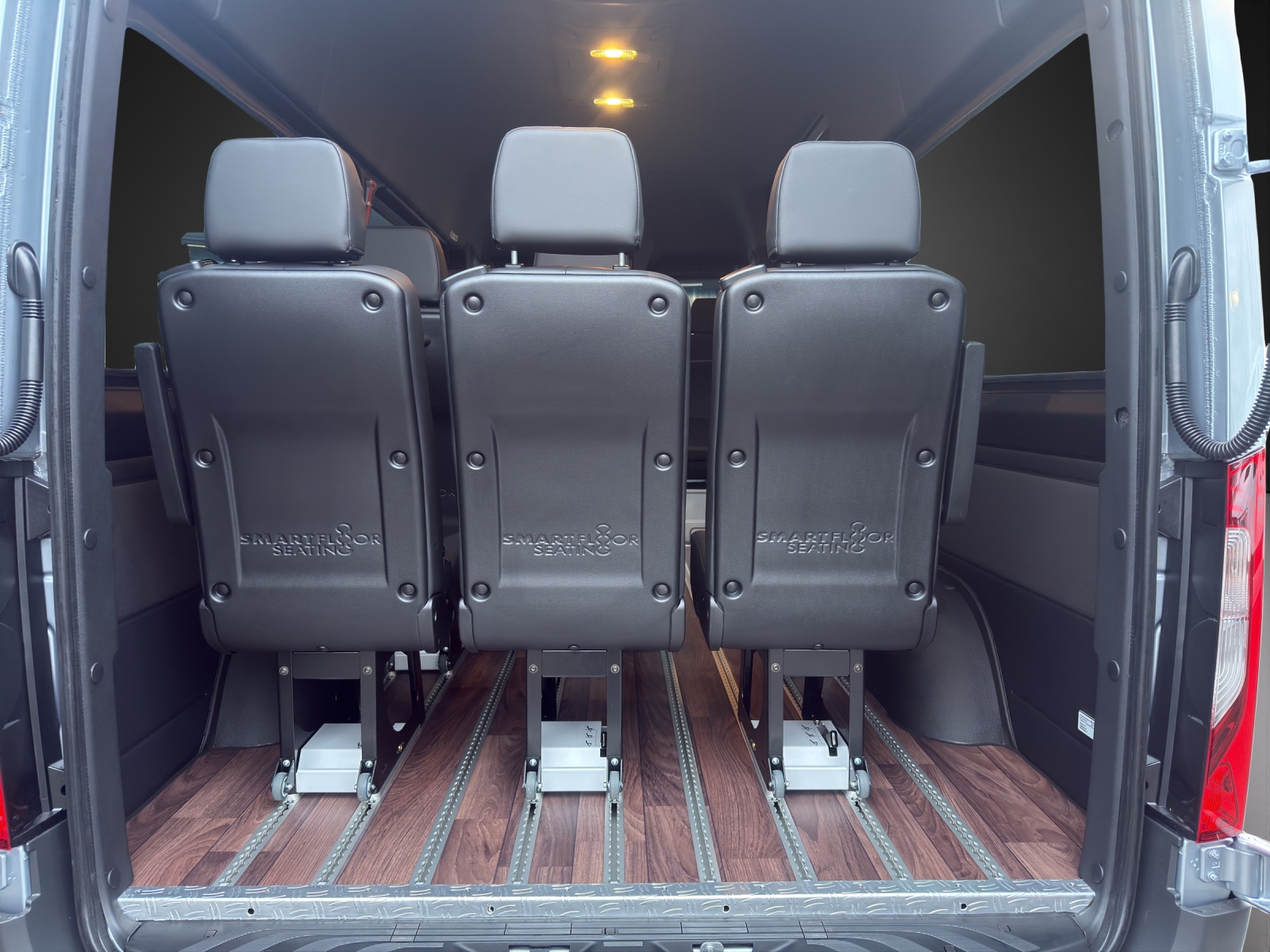 MERCEDES-BENZ Sprinter 319 CDI Standard 9G-TRONIC-image-10