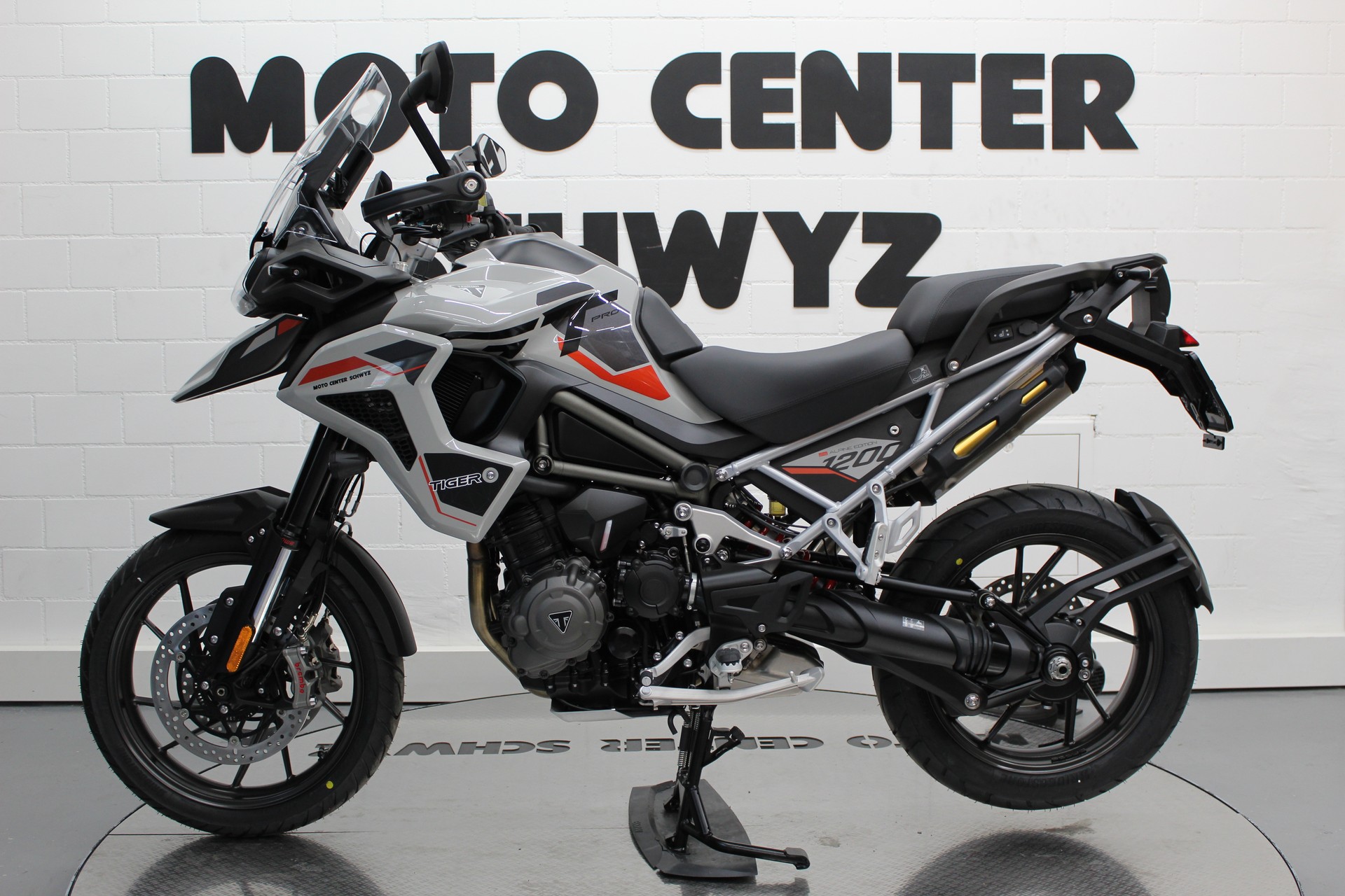 TRIUMPH Tiger 1200 Alpine Edition-image-3