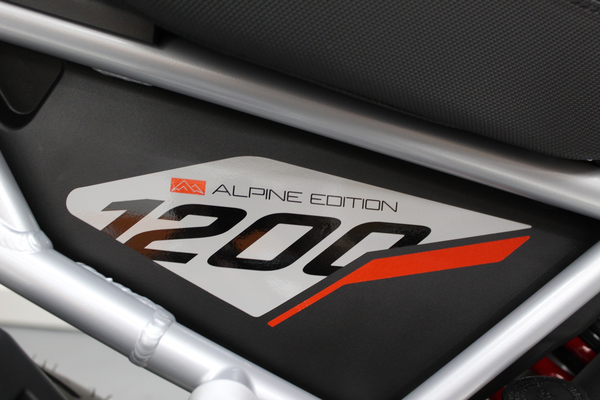 TRIUMPH Tiger 1200 Alpine Edition-image-4