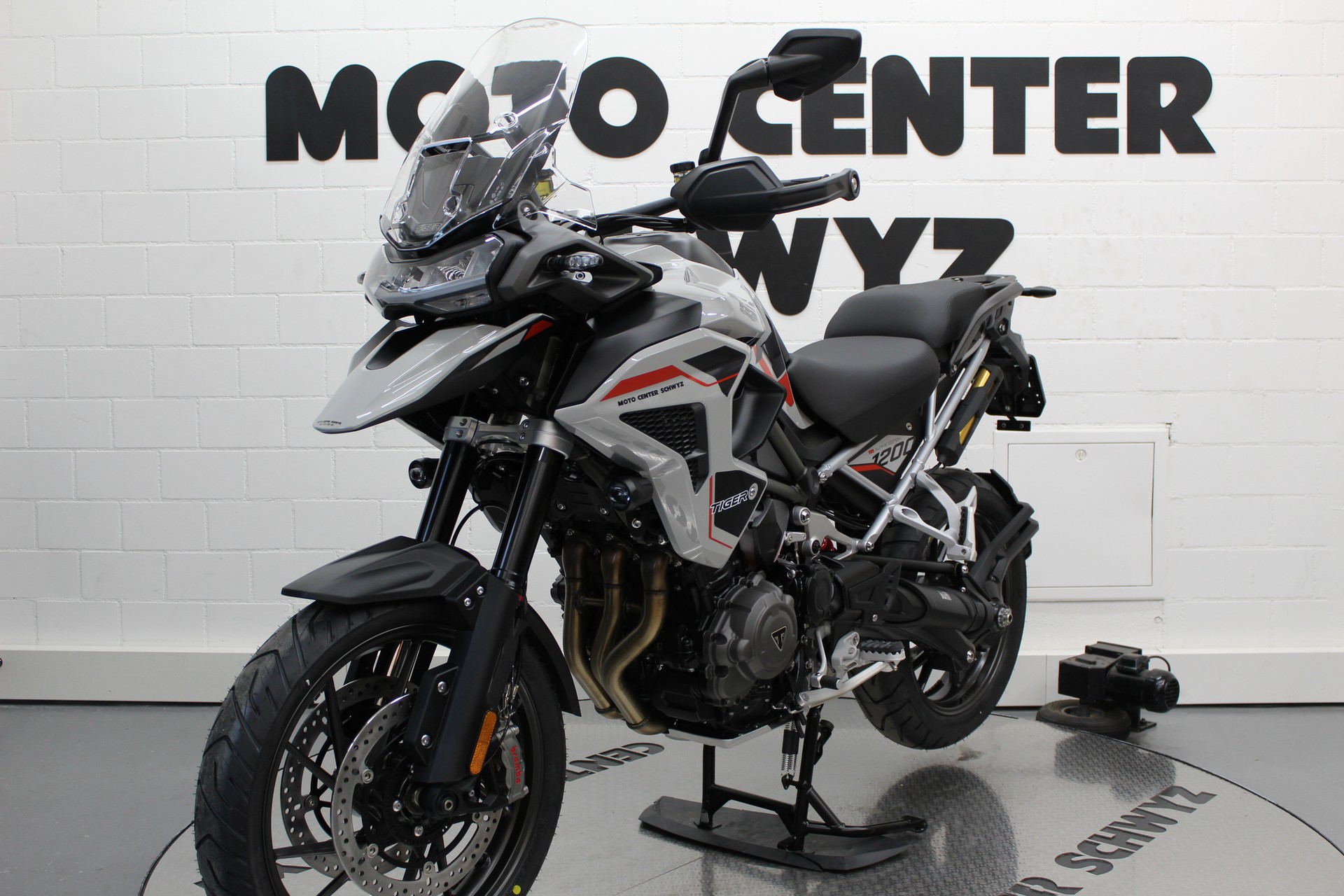 TRIUMPH Tiger 1200 Alpine Edition-image-2