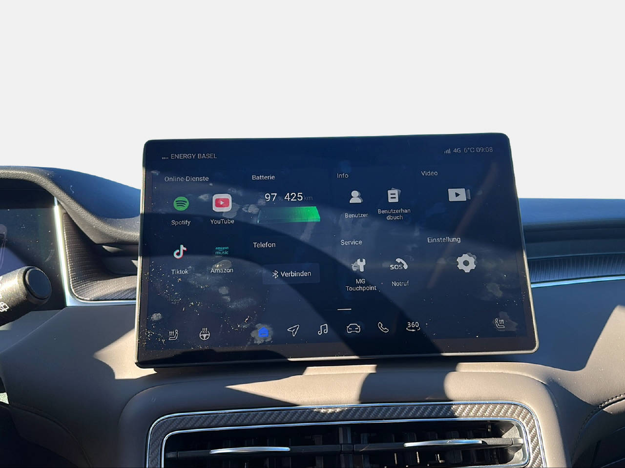 MG S6 EV 77 kWh Luxury 4WD-image-11