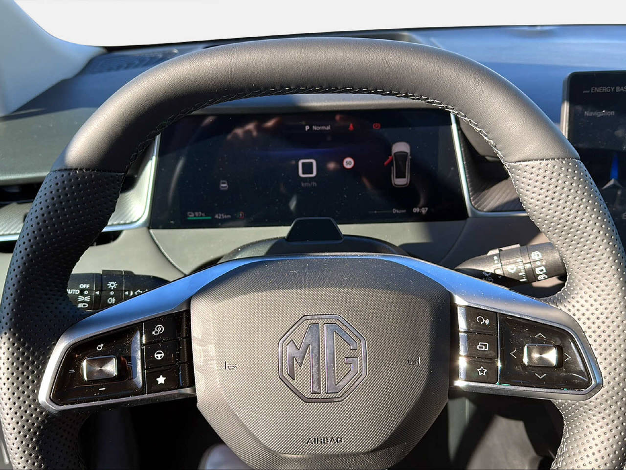 MG S6 EV 77 kWh Luxury 4WD-image-10