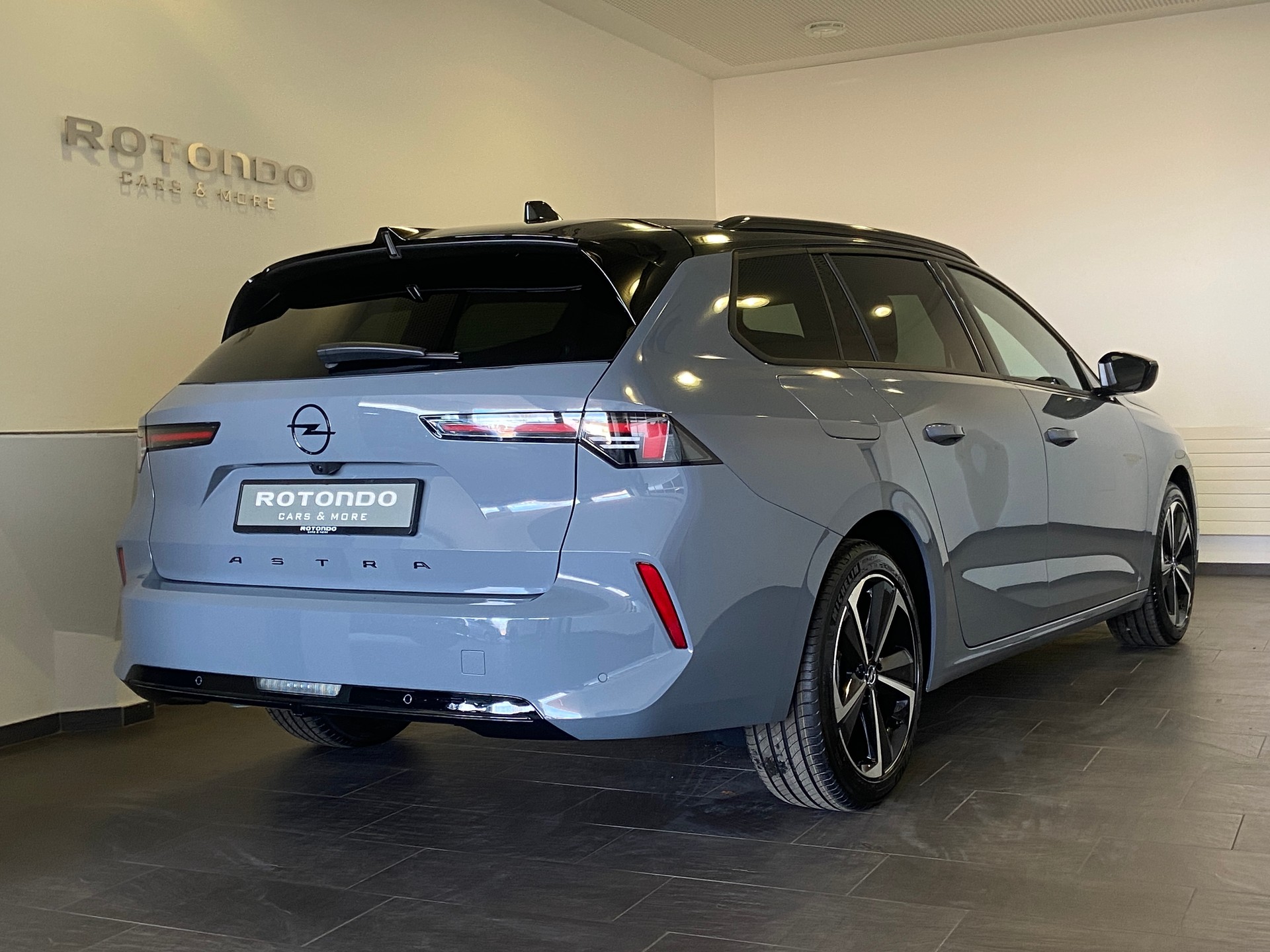 OPEL Astra Sports Tourer 1.2i Turbo GS Automat-showroom-element-1