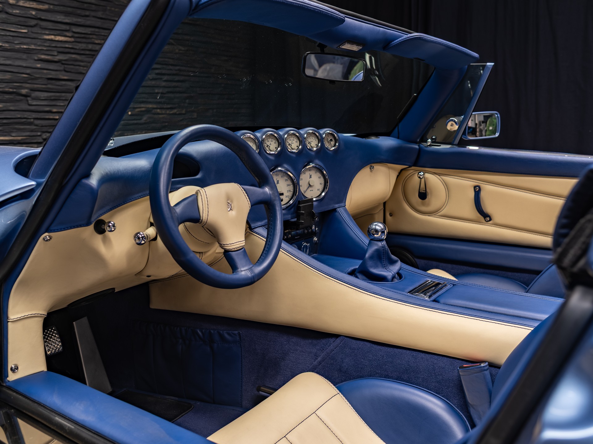 WIESMANN Roadster MF3-image-17