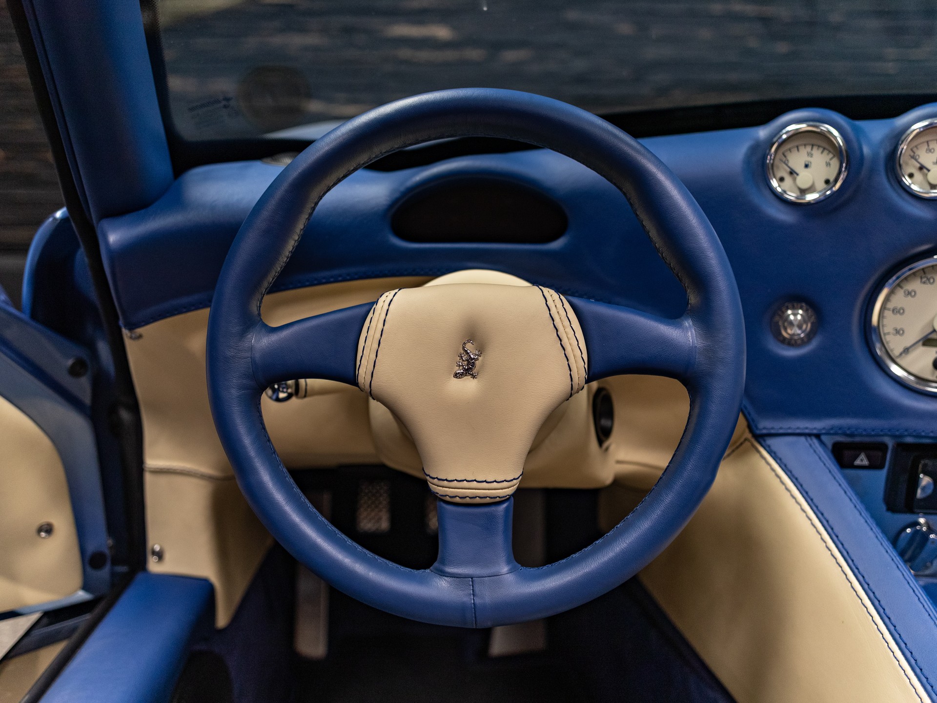 WIESMANN Roadster MF3-image-6