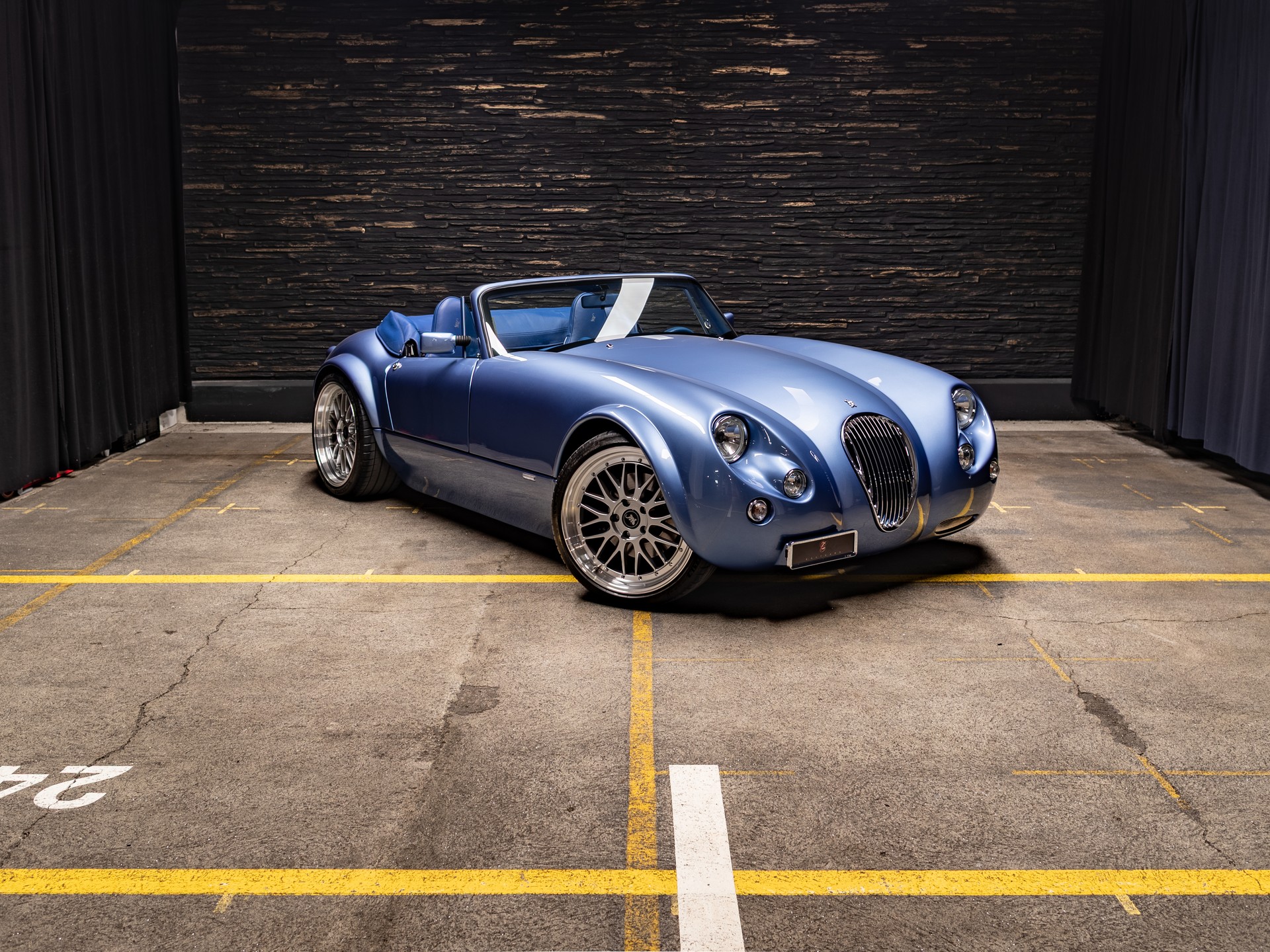 WIESMANN Roadster MF3-image-5