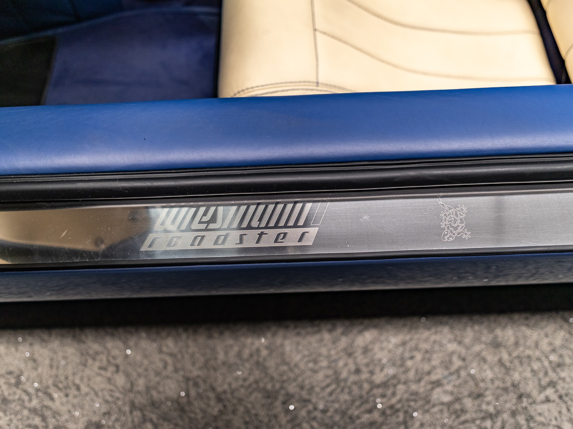 WIESMANN Roadster MF3-image-9