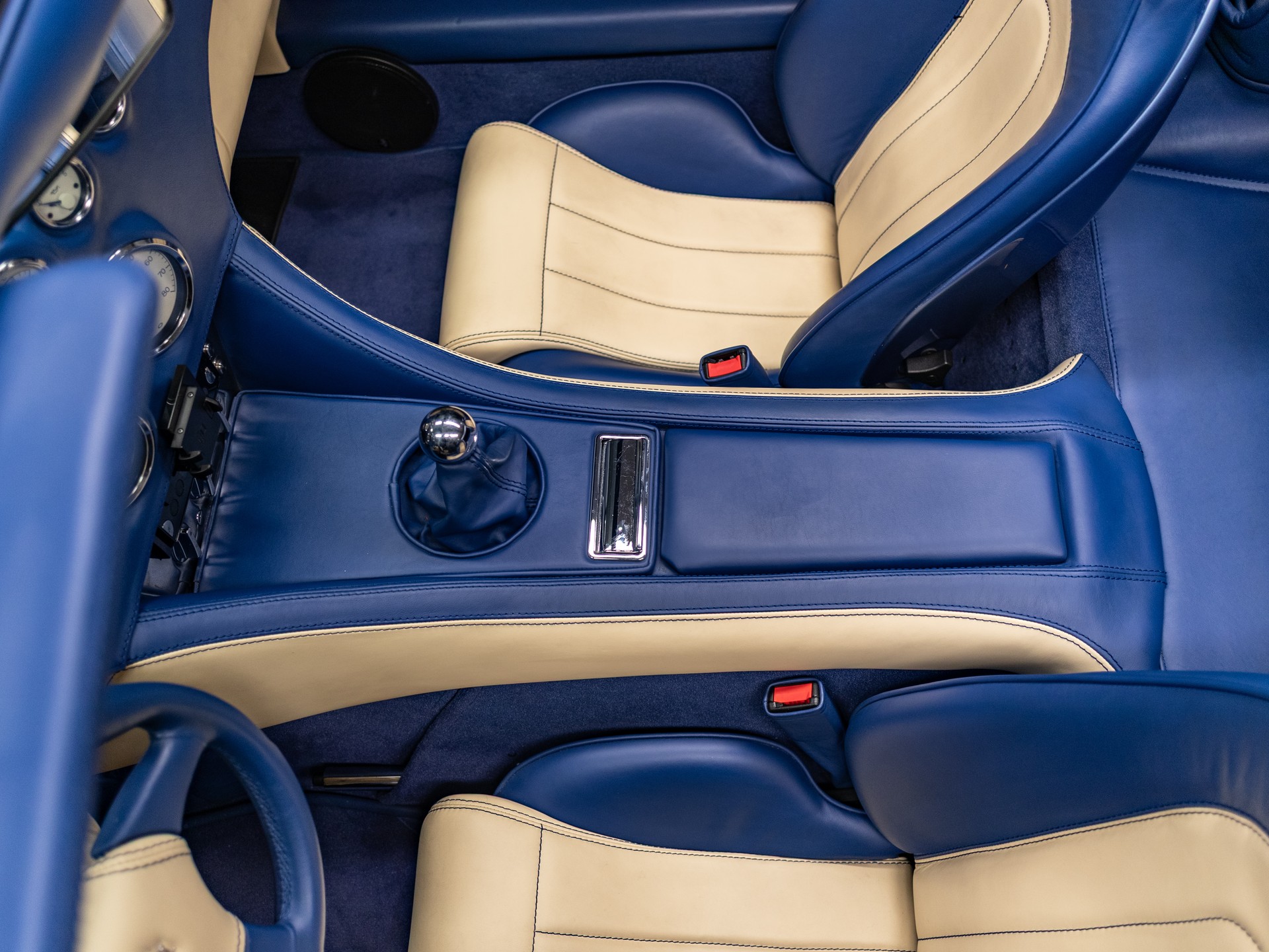 WIESMANN Roadster MF3-image-30