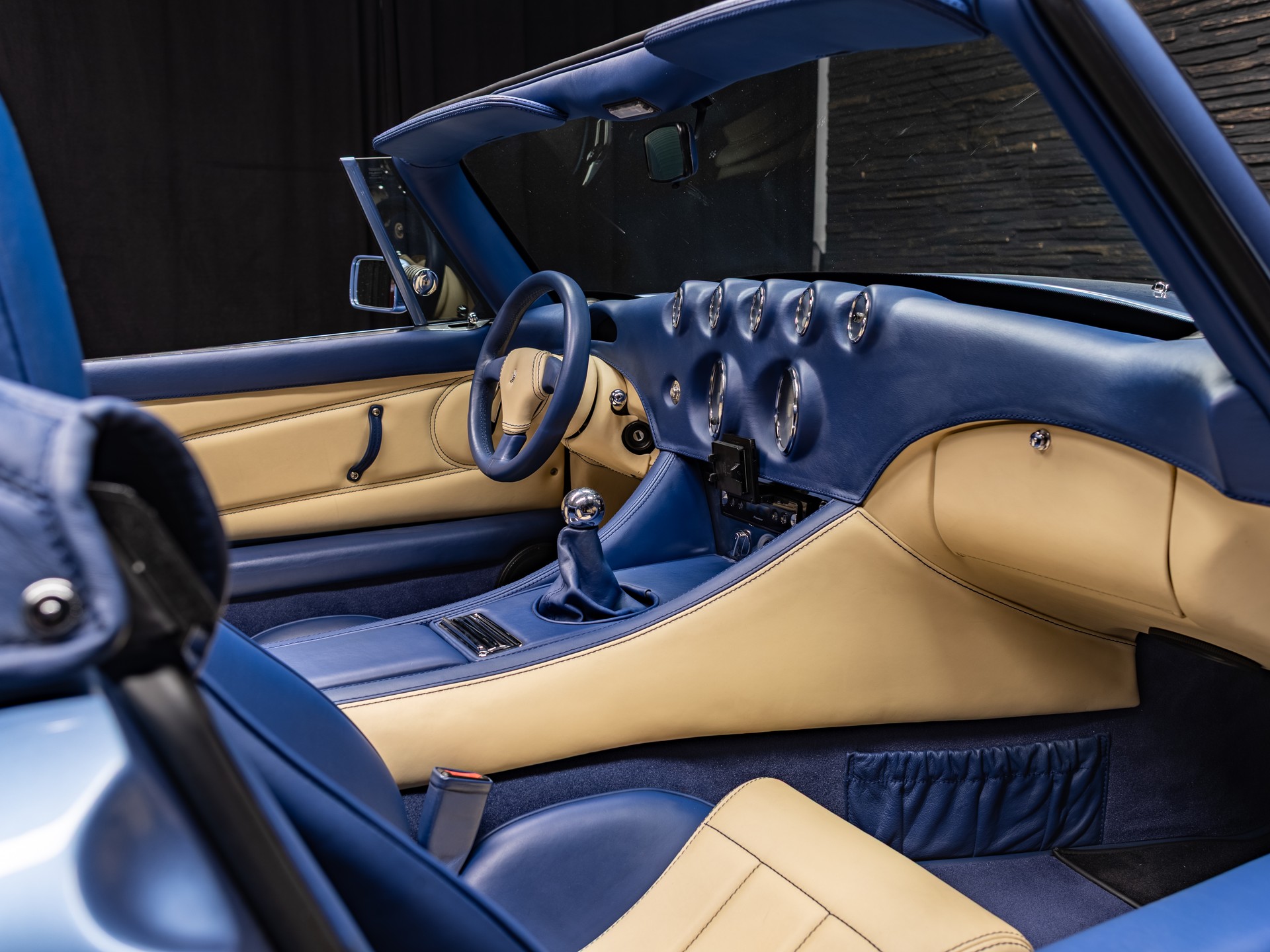 WIESMANN Roadster MF3-image-8