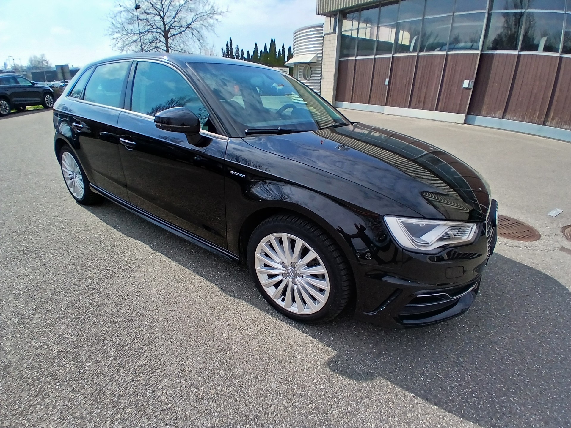 AUDI A3 Sportback 1.4 e-tron Ambition S-tronic-image-6