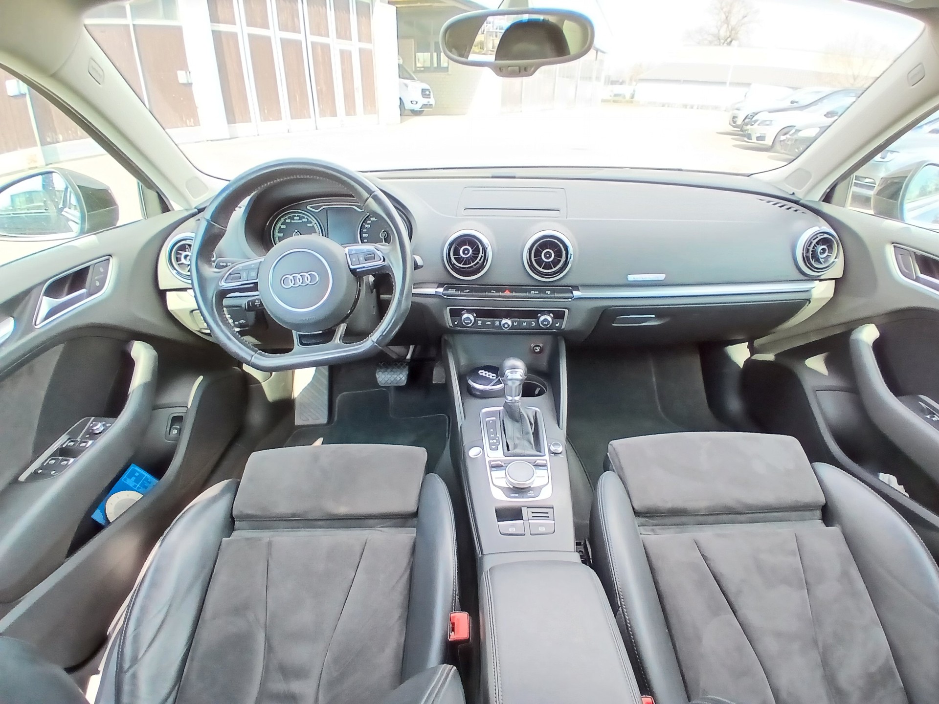 AUDI A3 Sportback 1.4 e-tron Ambition S-tronic-image-10