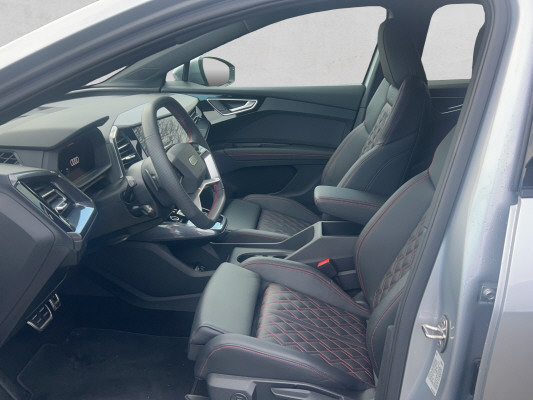 AUDI Q4 e-tron 55 quattro-image-10