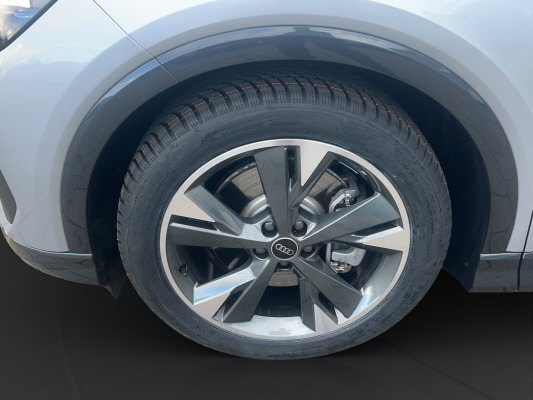 AUDI Q4 e-tron 55 quattro-image-8
