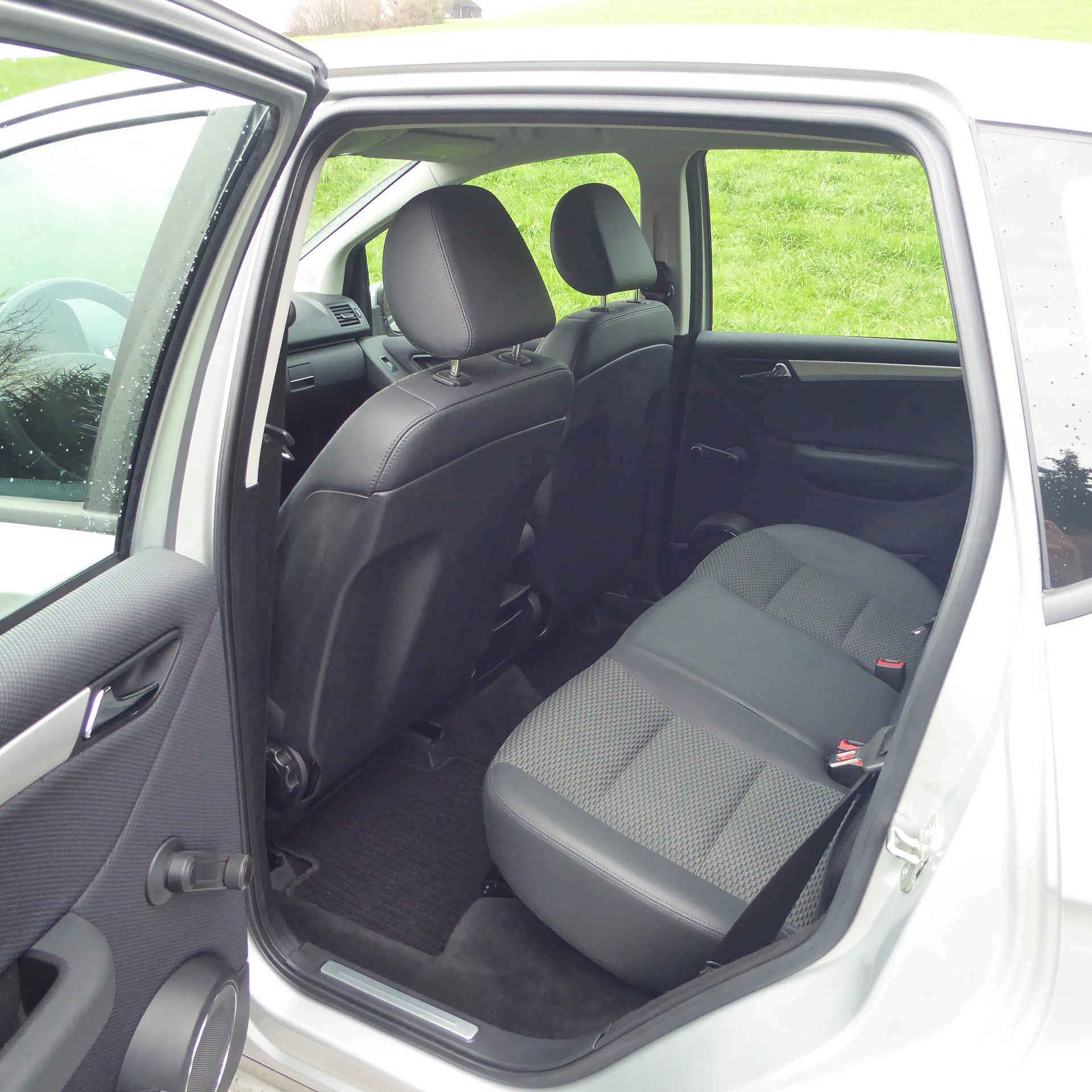 MERCEDES-BENZ A 170 Avantgarde-image-6