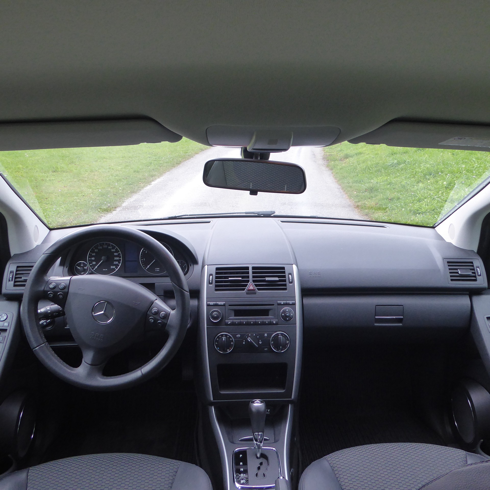 MERCEDES-BENZ A 170 Avantgarde-image-4