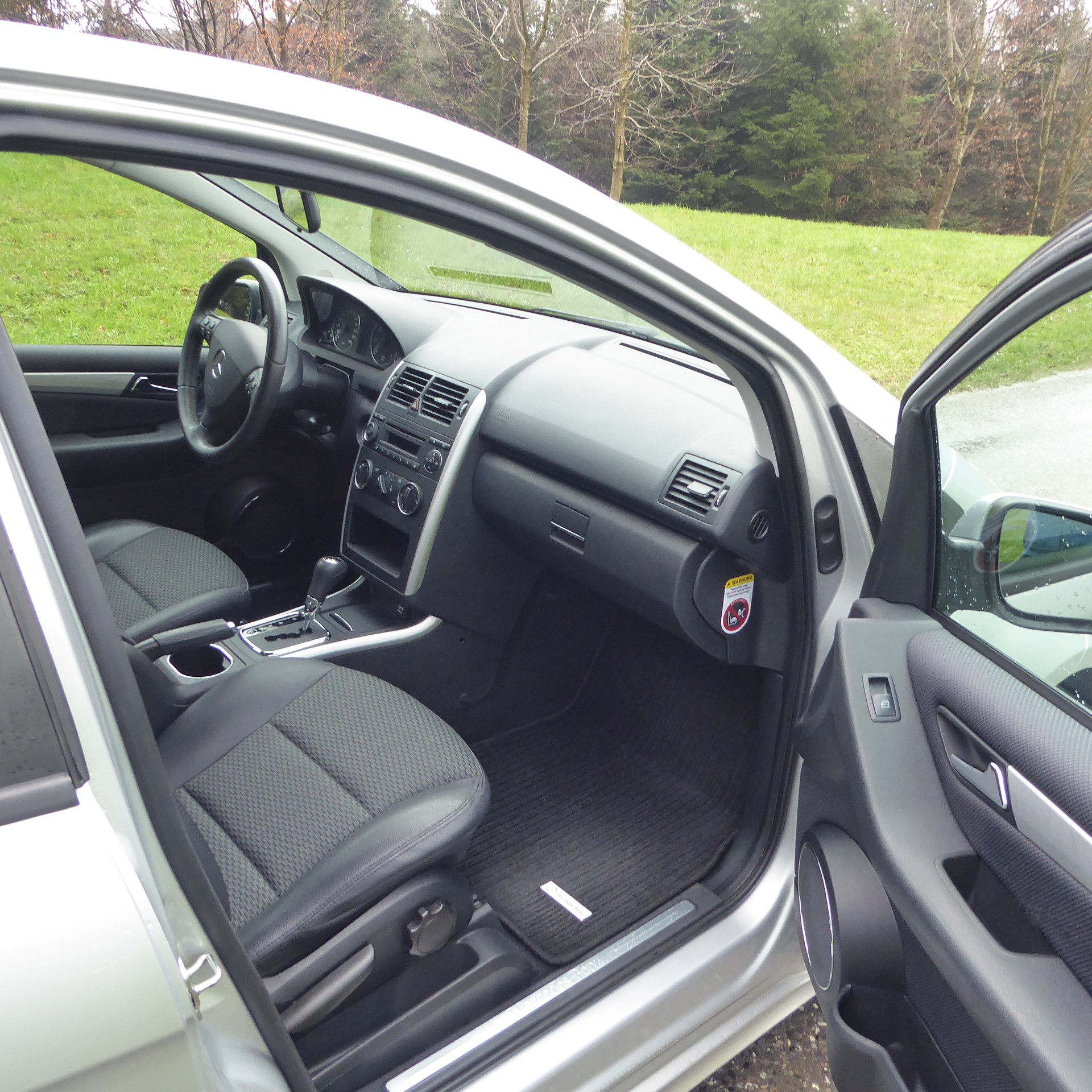 MERCEDES-BENZ A 170 Avantgarde-image-8