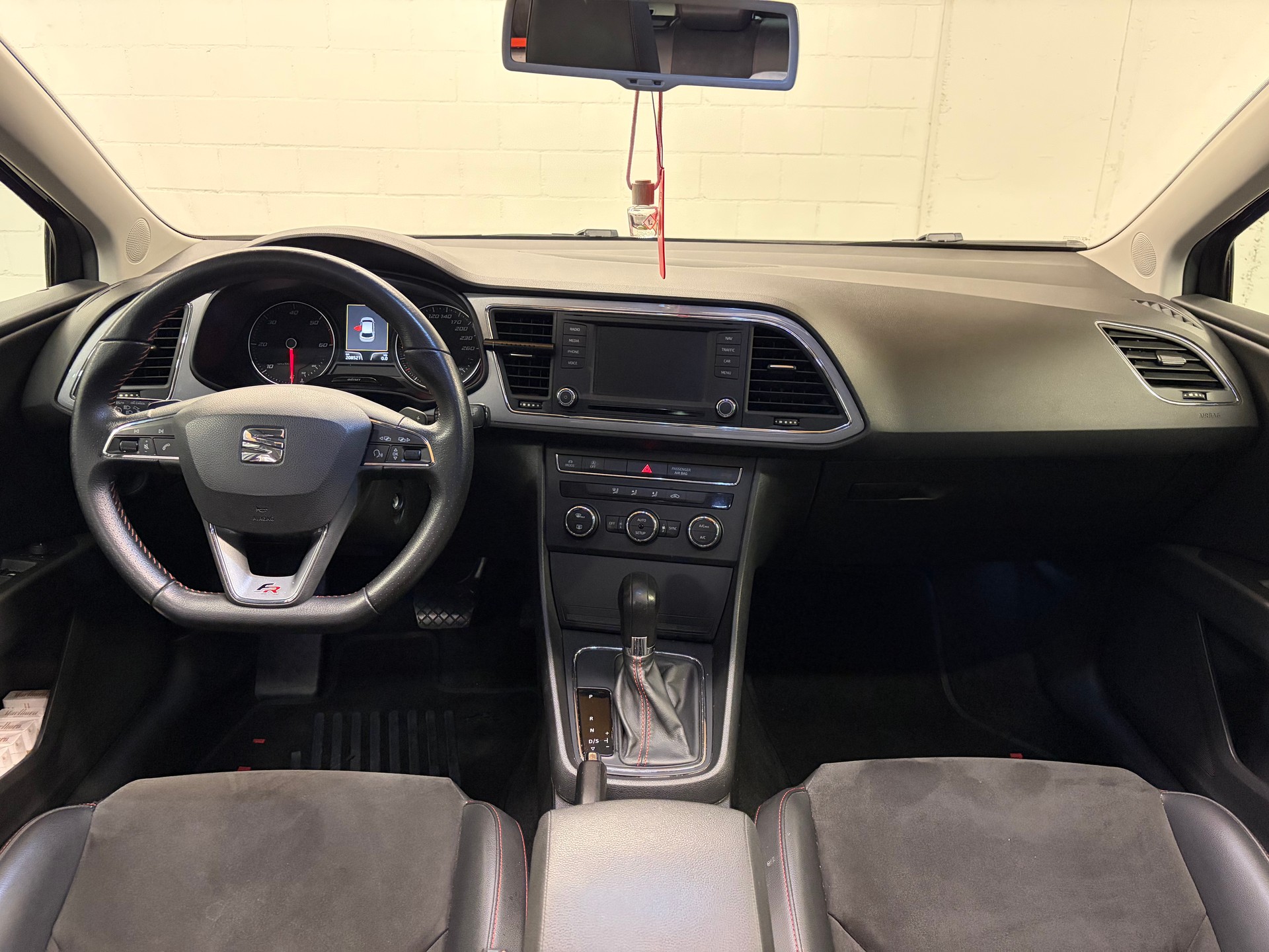 SEAT Leon 2.0 TDI FR Viva DSG-image-8