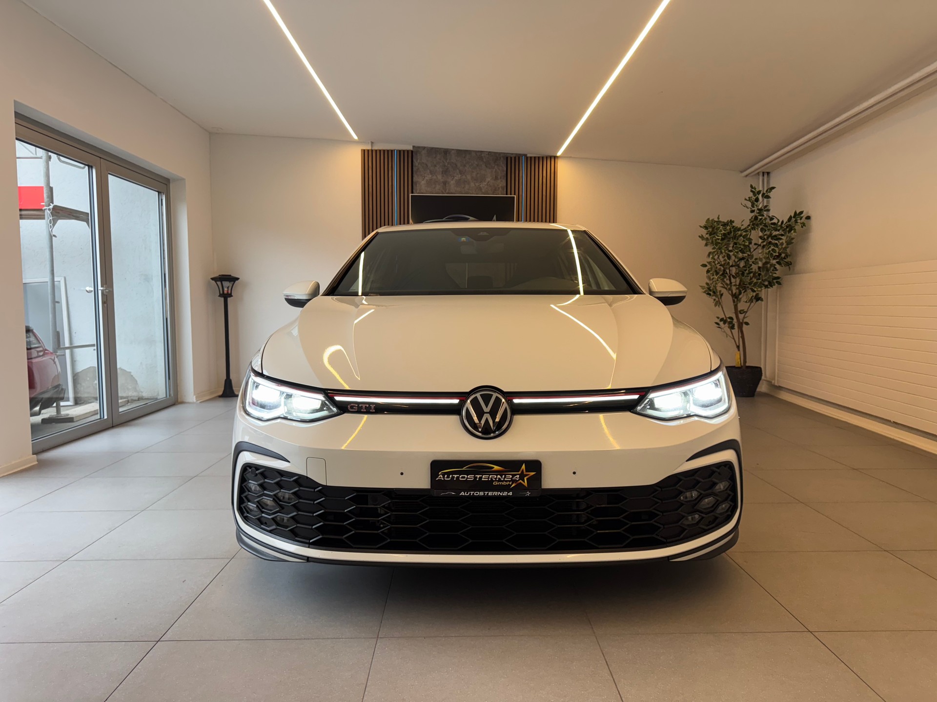 VW Golf 2.0 TSI GTI DSG-showroom-element-2
