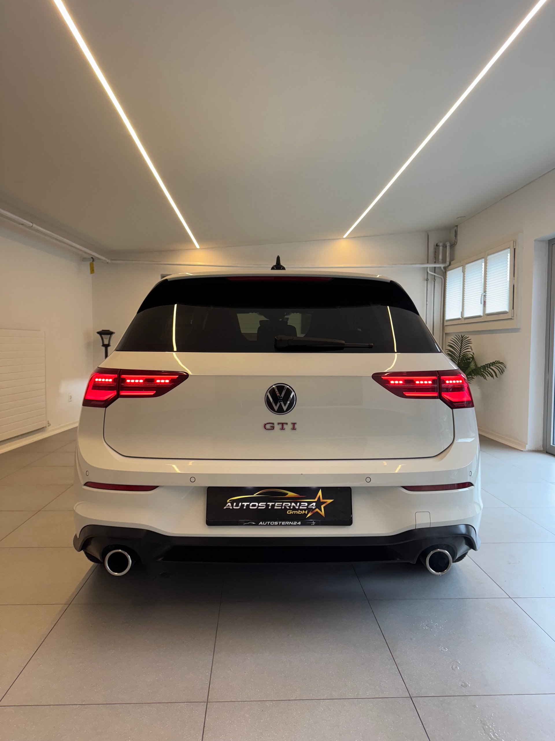 VW Golf 2.0 TSI GTI DSG-showroom-element-3