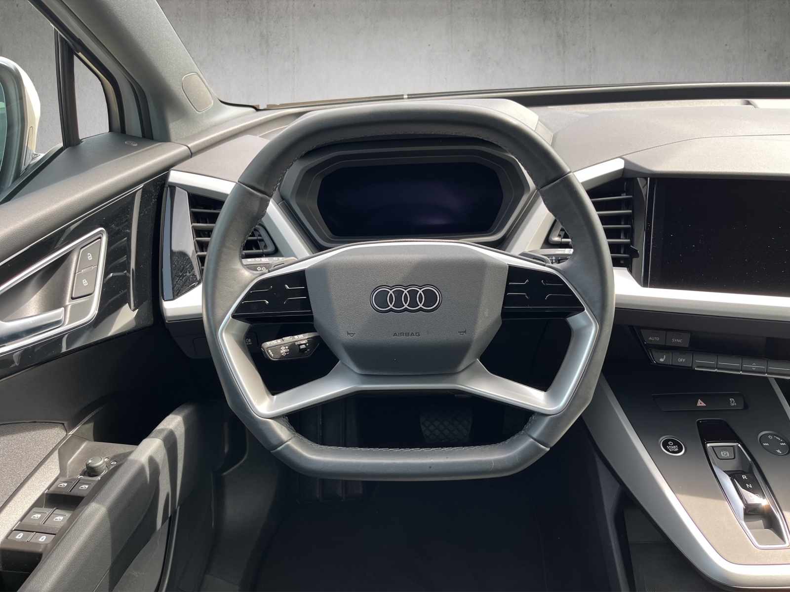 AUDI Q4 e-tron 45 quattro-image-11
