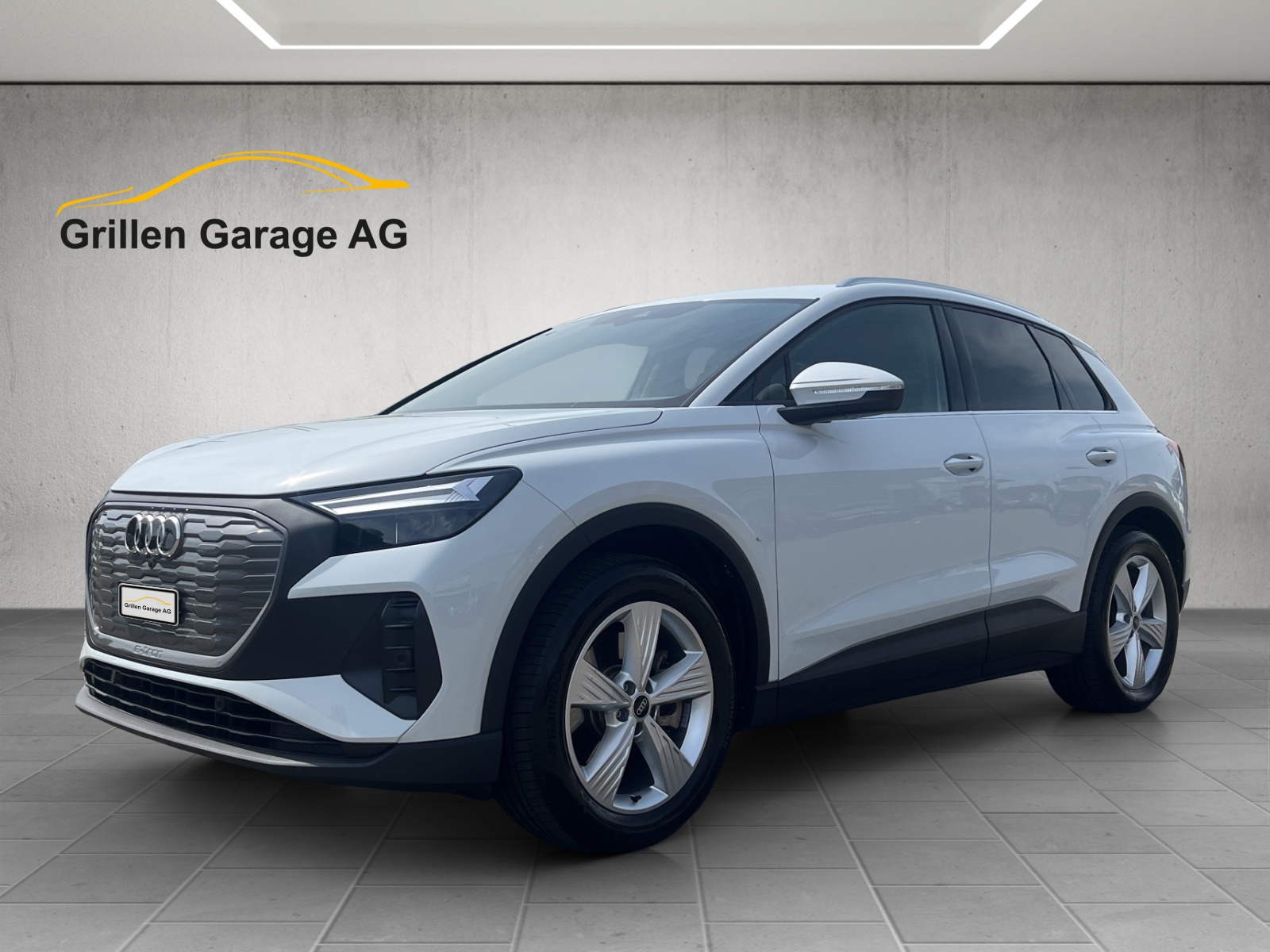 AUDI Q4 e-tron 45 quattro-showroom-element-1