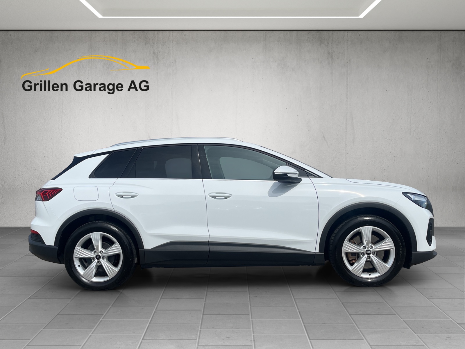 AUDI Q4 e-tron 45 quattro-image-6