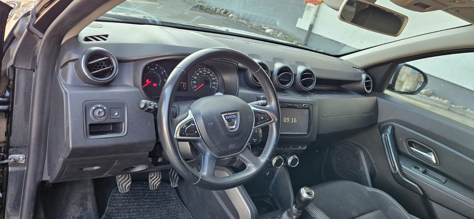 DACIA Duster TCe 125 Prestige 4x4-image-9