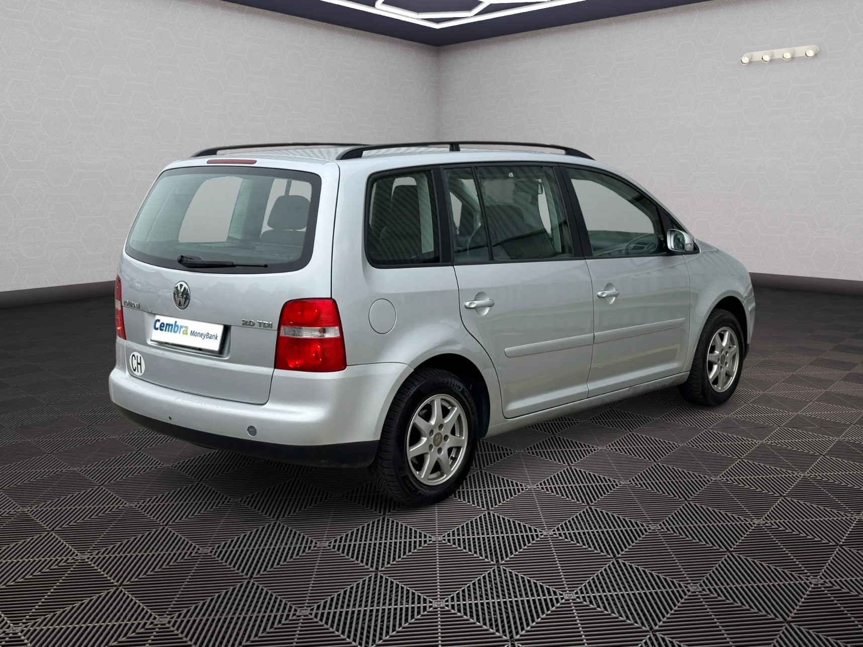 VW Touran 2.0 TDI Trendline-showroom-element-3
