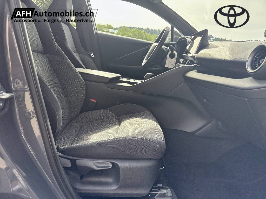 TOYOTA C-HR 2.0 HEV Swiss Edition 4x4-image-8