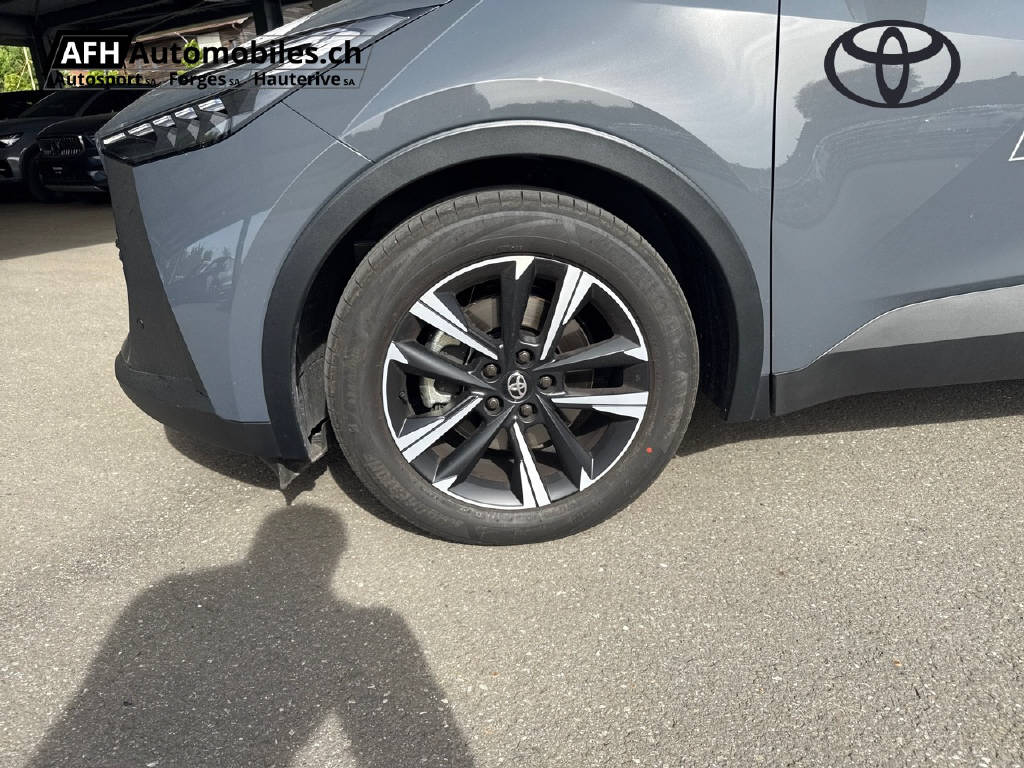 TOYOTA C-HR 2.0 HEV Swiss Edition 4x4-image-16