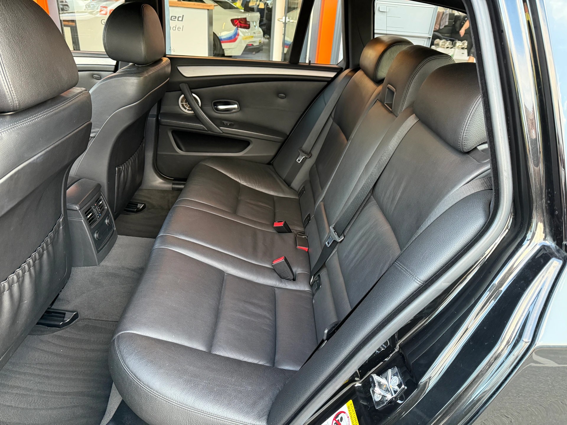 BMW M5 Touring-image-6