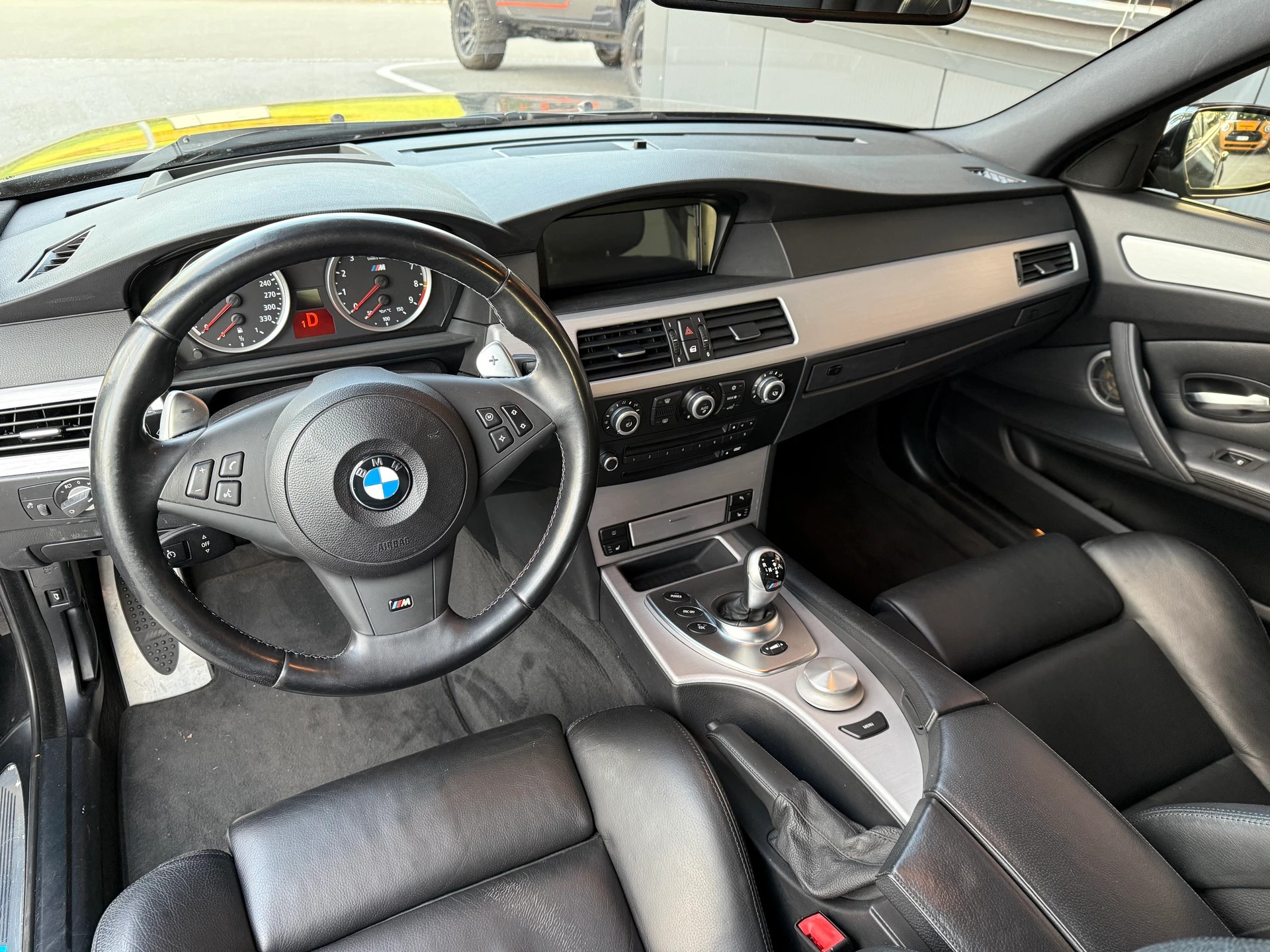 BMW M5 Touring-image-4