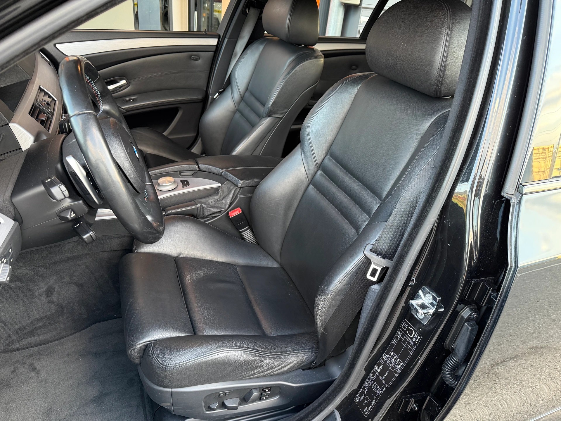 BMW M5 Touring-image-5