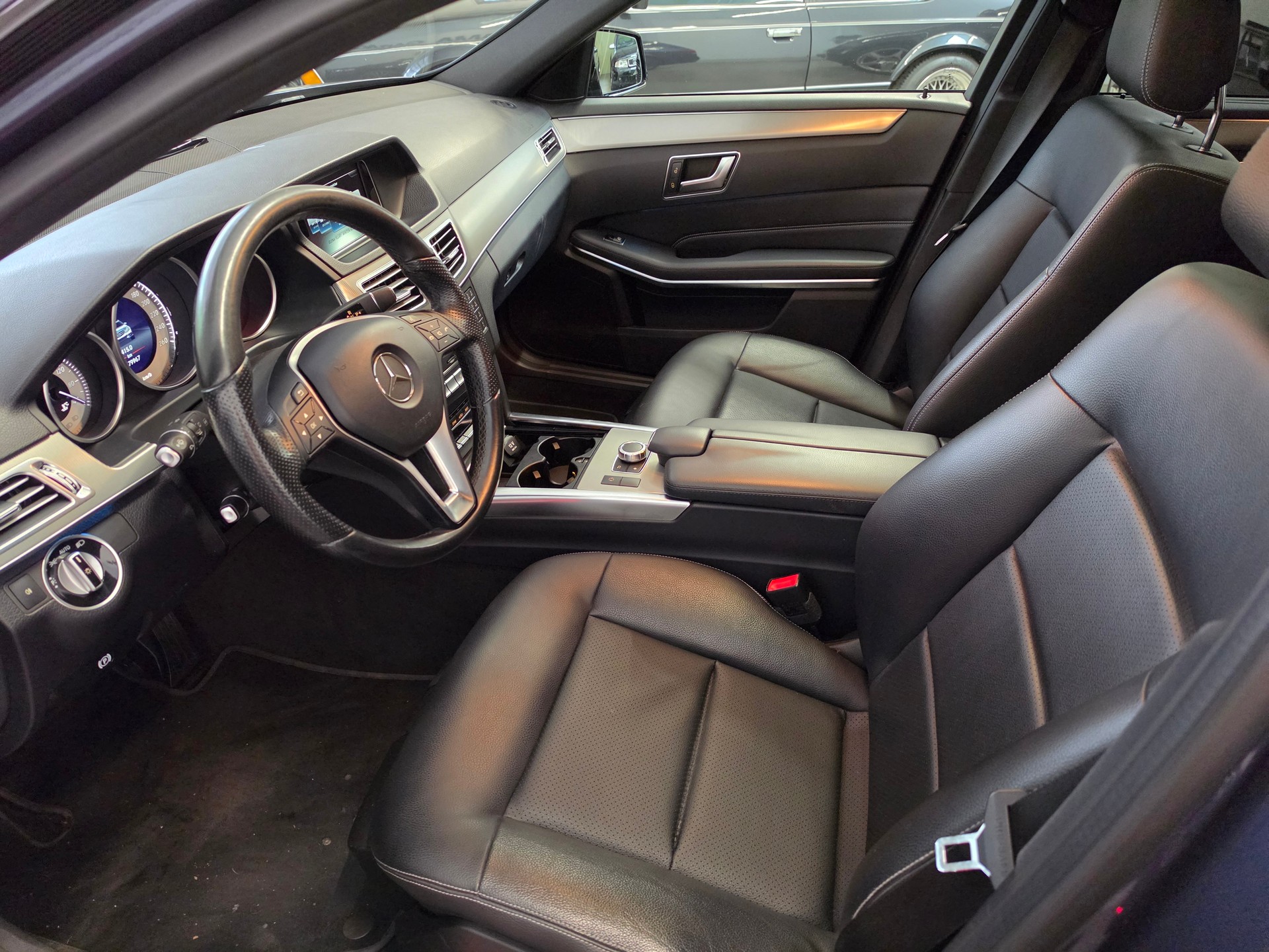 MERCEDES-BENZ E 220 BlueTEC Avantgarde Sport-Paket 4Matic 7G-Tronic-showroom-element-3