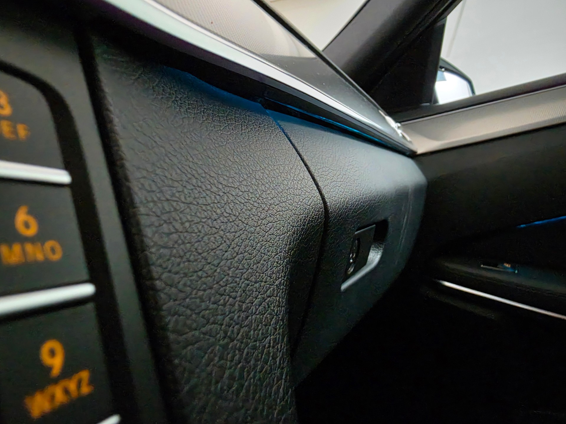 MERCEDES-BENZ E 220 BlueTEC Avantgarde Sport-Paket 4Matic 7G-Tronic-image-10