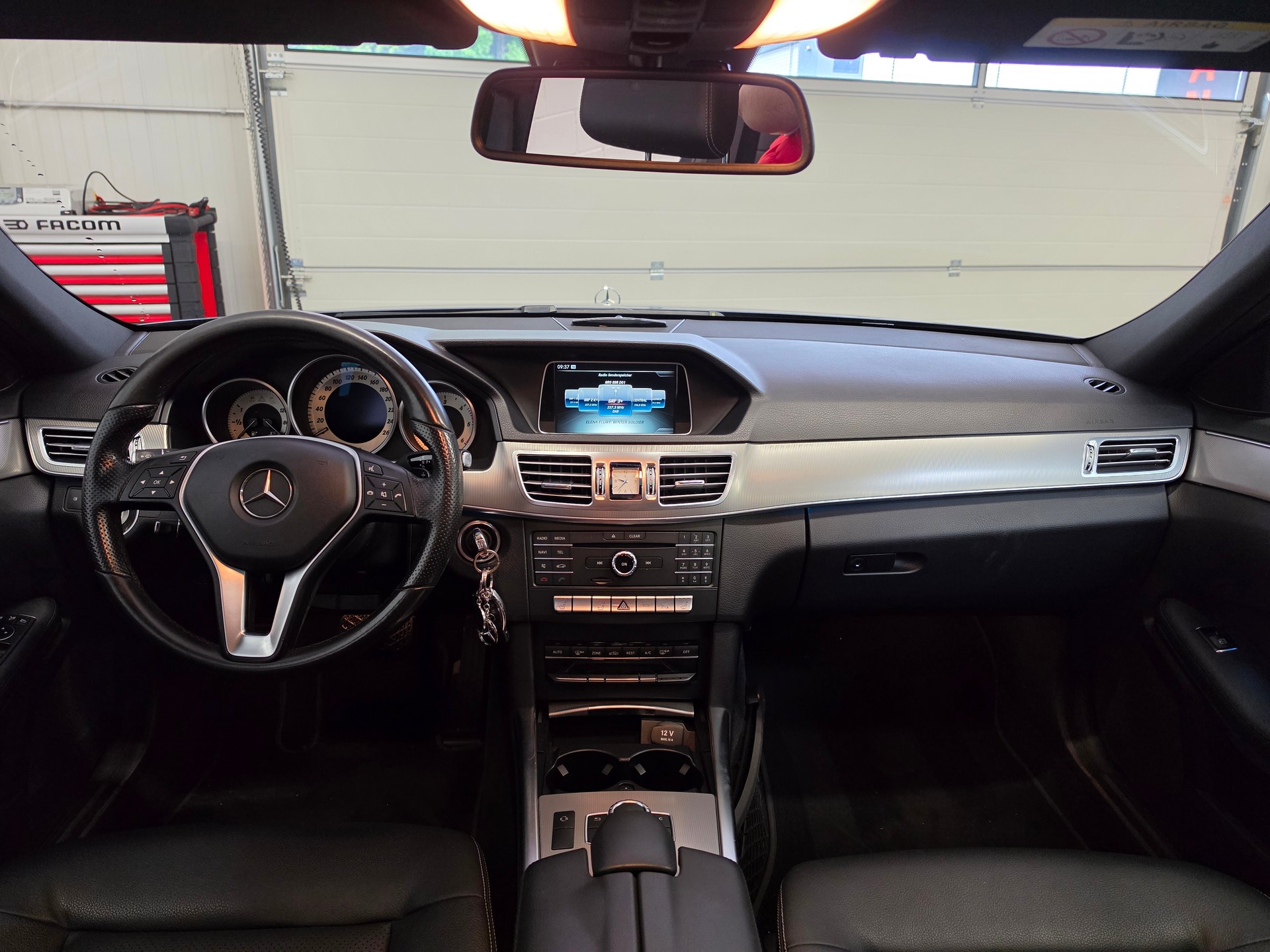 MERCEDES-BENZ E 220 BlueTEC Avantgarde Sport-Paket 4Matic 7G-Tronic-image-5