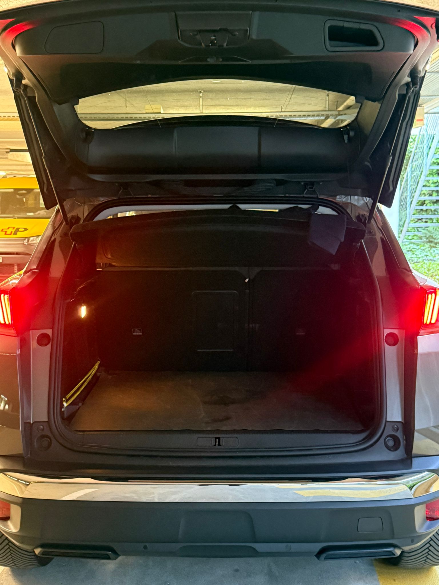 PEUGEOT 3008 1.5 BlueHDi Allure Pack EAT8 // MFK NEU-image-14