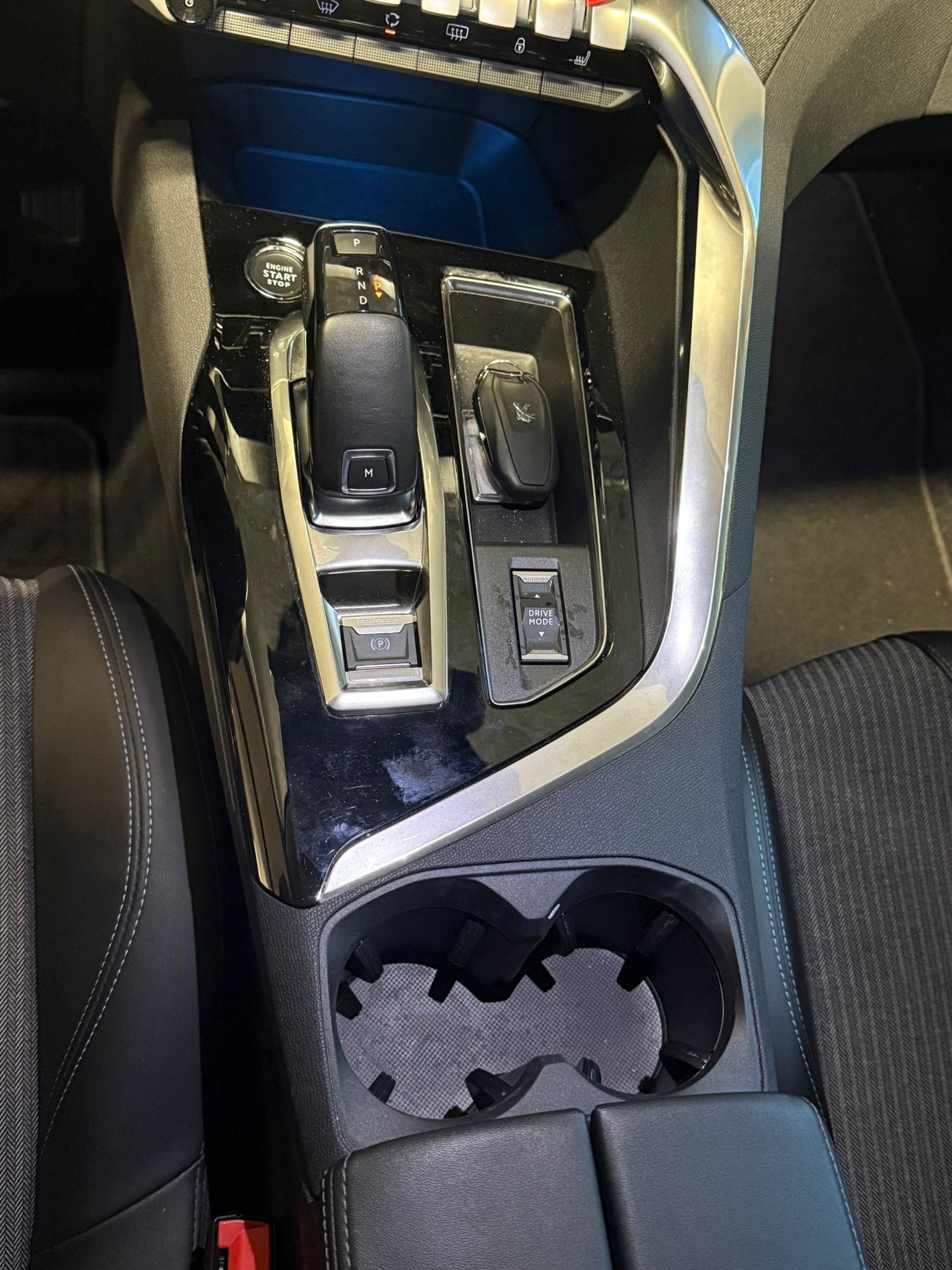 PEUGEOT 3008 1.5 BlueHDi Allure Pack EAT8 // MFK NEU-image-11