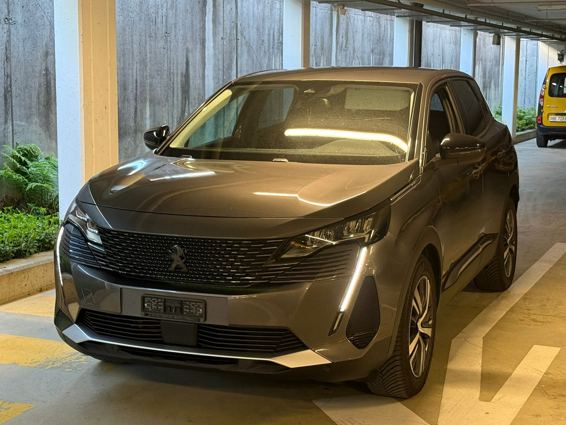 PEUGEOT 3008 1.5 BlueHDi Allure Pack EAT8 // MFK NEU-showroom-element-2