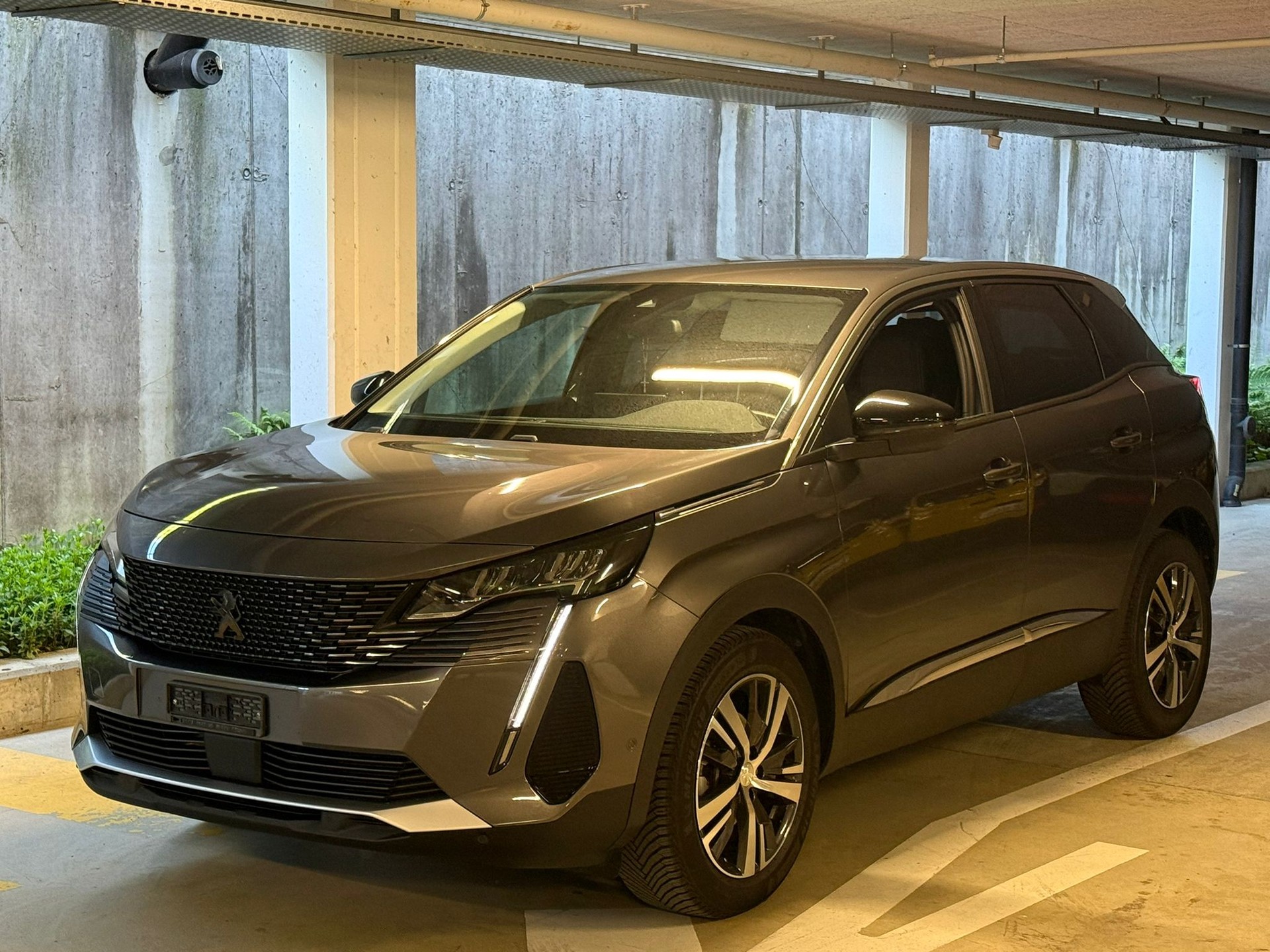PEUGEOT 3008 1.5 BlueHDi Allure Pack EAT8 // MFK NEU