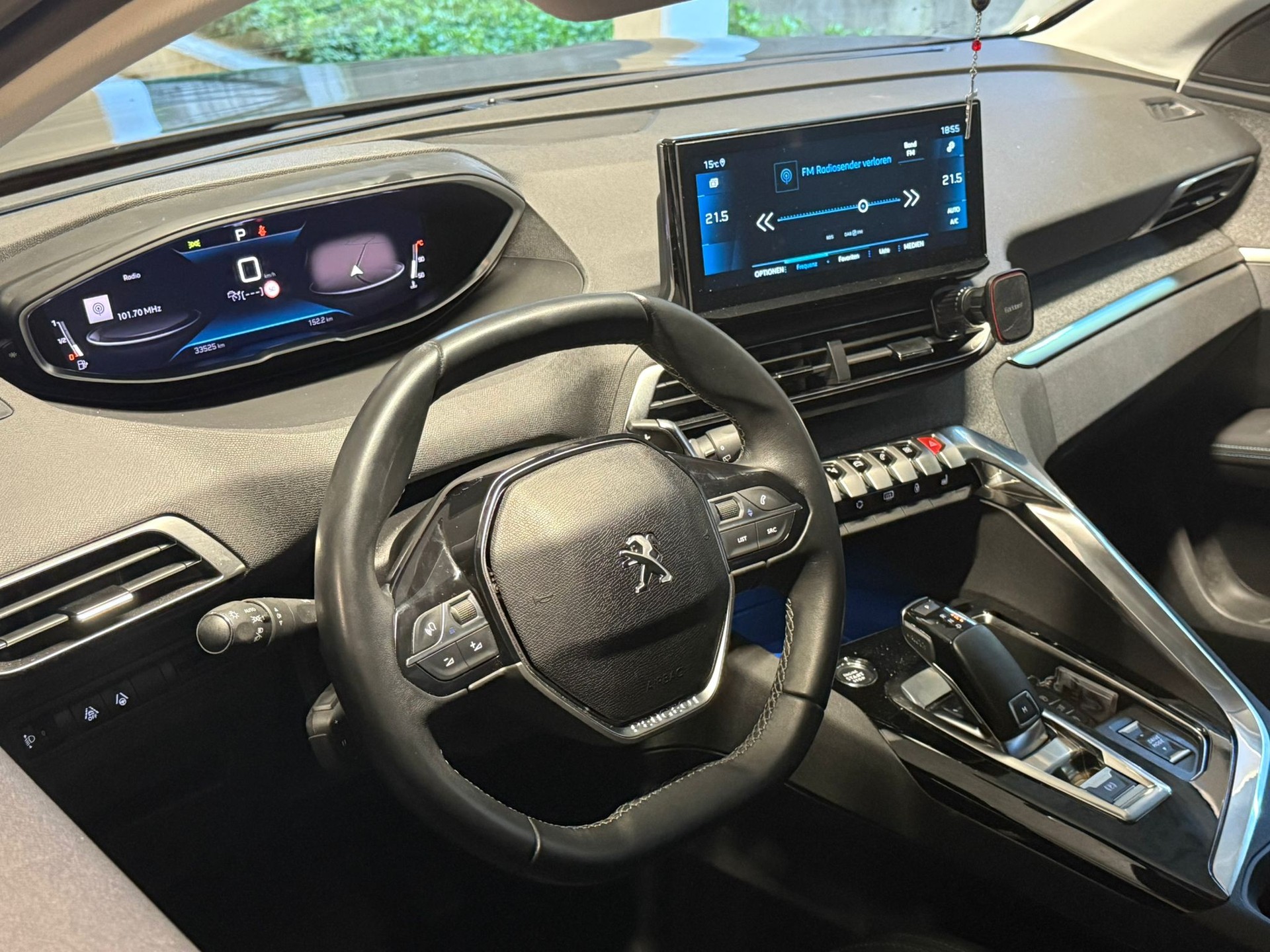 PEUGEOT 3008 1.5 BlueHDi Allure Pack EAT8 // MFK NEU-image-9