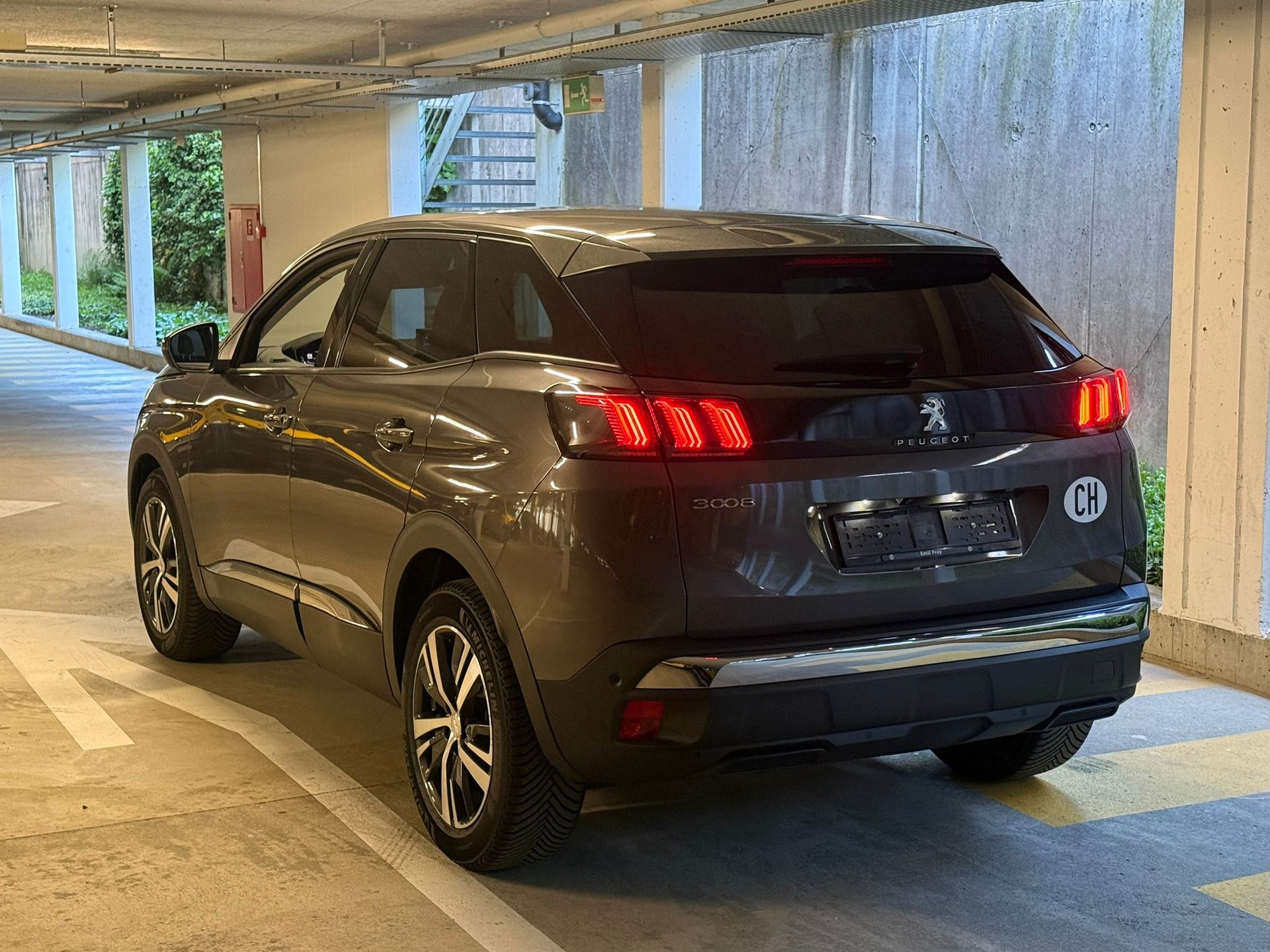 PEUGEOT 3008 1.5 BlueHDi Allure Pack EAT8 // MFK NEU-image-5