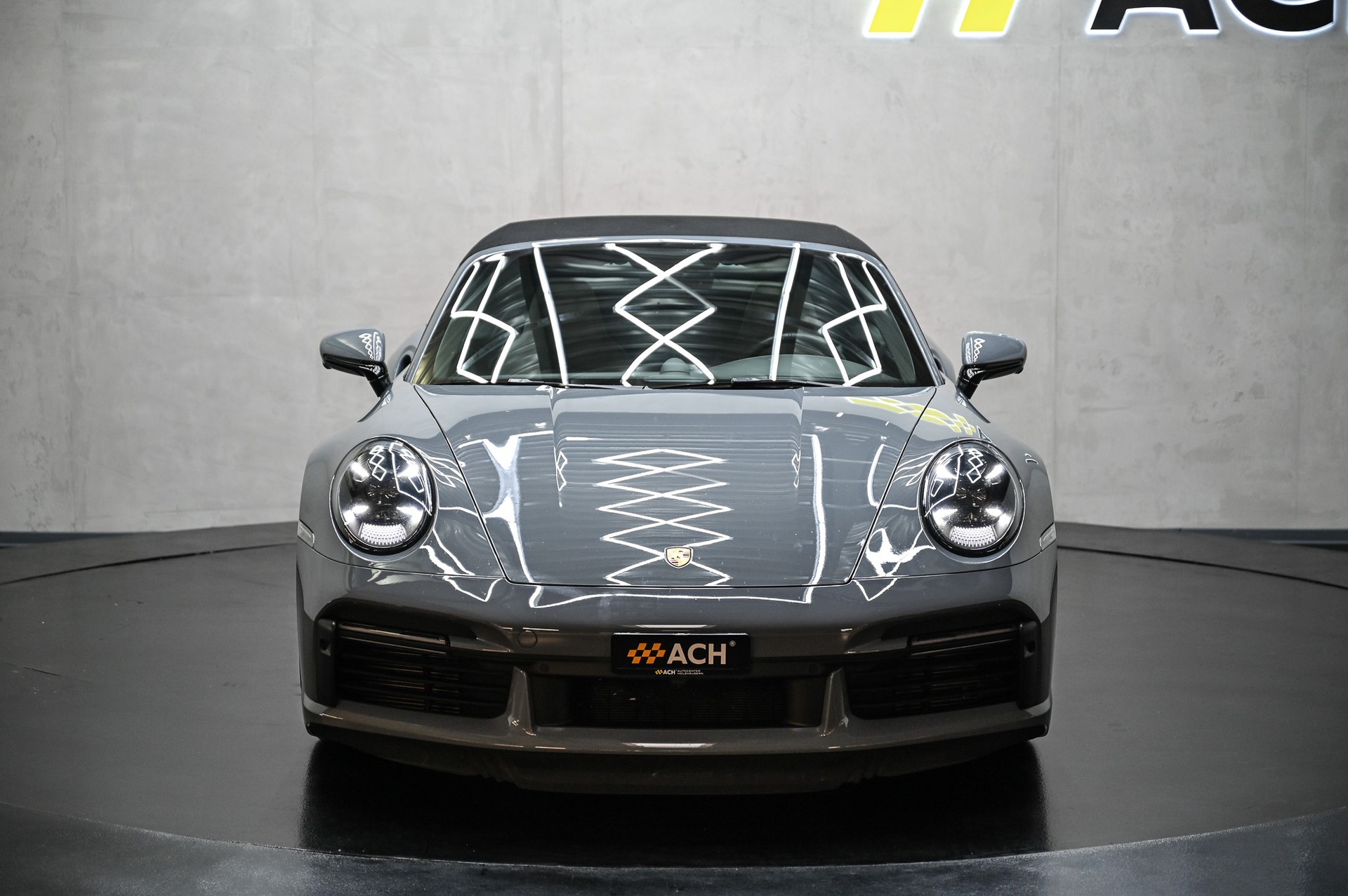 PORSCHE 911 Turbo S Cabriolet PDK-image-4