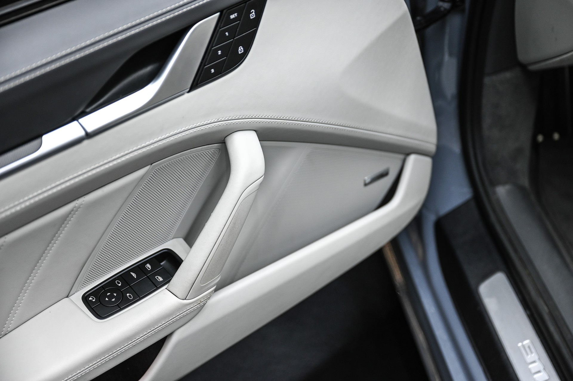 PORSCHE 911 Turbo S Cabriolet PDK-image-28