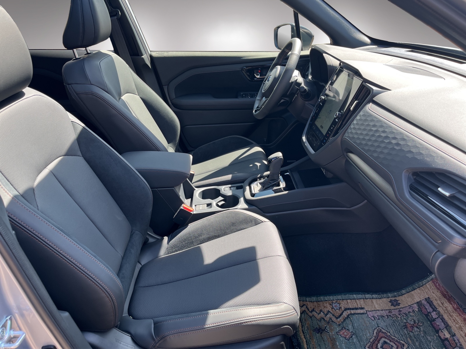 SUBARU Forester 2.0i e-Boxer Luxury-image-11