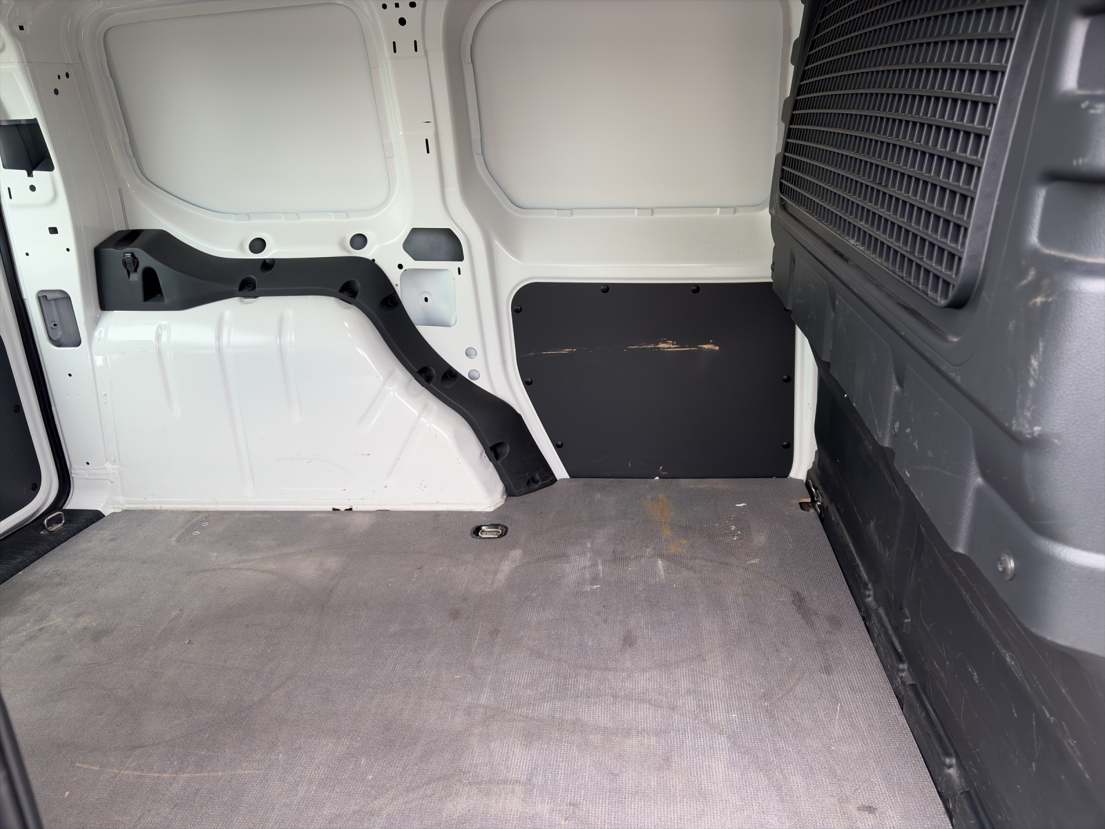 VW T6.1 2.0 TDI DSG-image-10