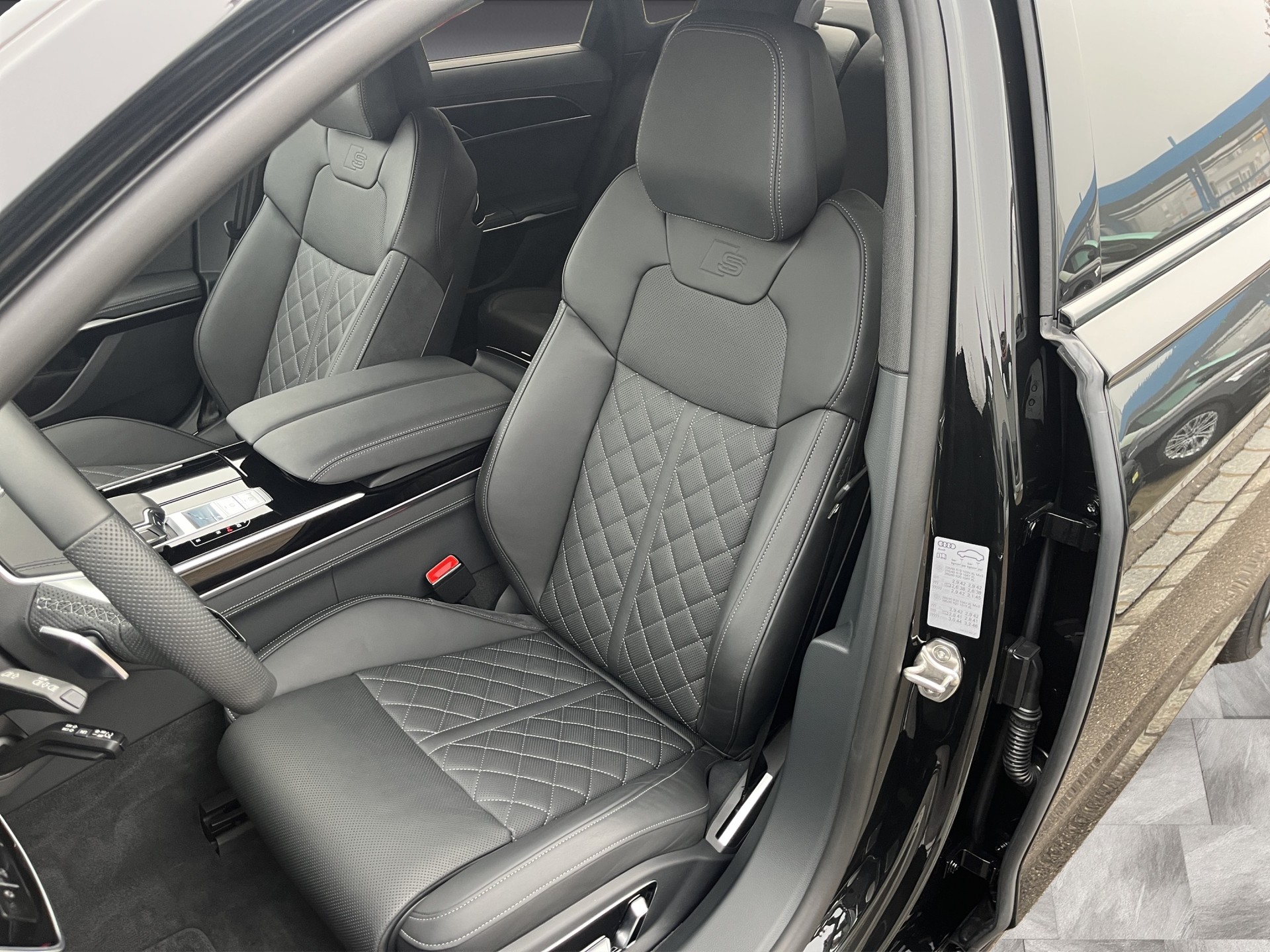 AUDI A8 60 TFSI e quattro tiptronic*S-Sportsitze PLUS, Allradlenkung, AHK, B&O Advanced, Optikpaket-schwarz, (5-Jahre Garantie)-image-10