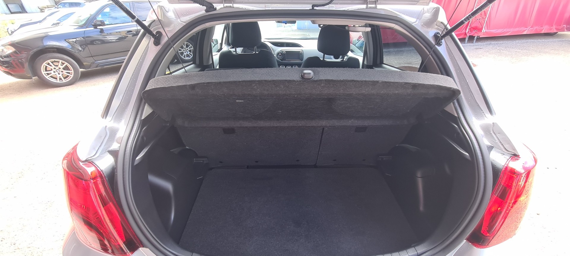 TOYOTA Yaris 1.33 Sol Premium Multidrive S-image-8